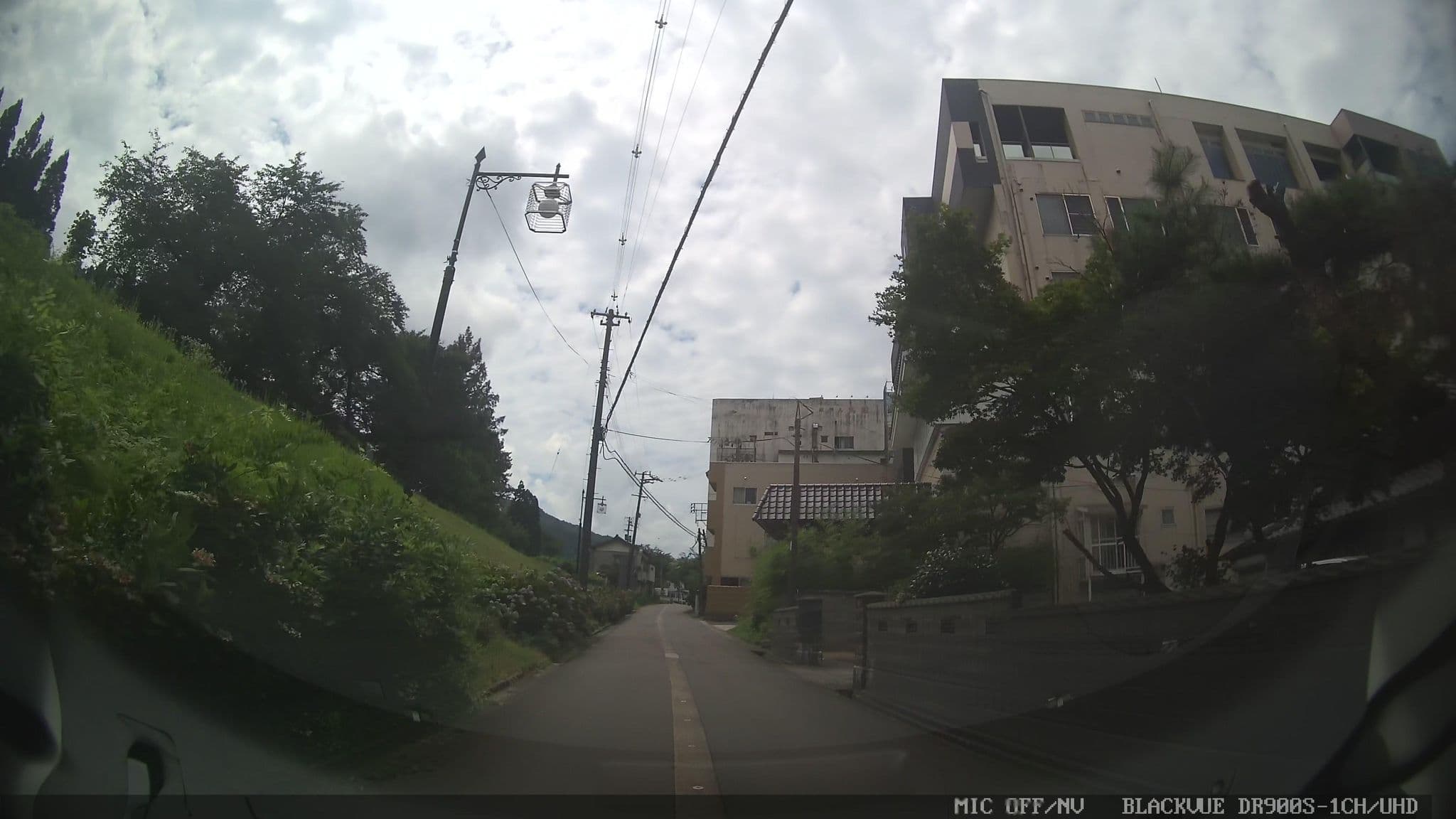 Street view near 咲花温泉 翠玉の湯 佐取館, Gosen — © jmmapiranger (CC BY-SA · Mapillary)