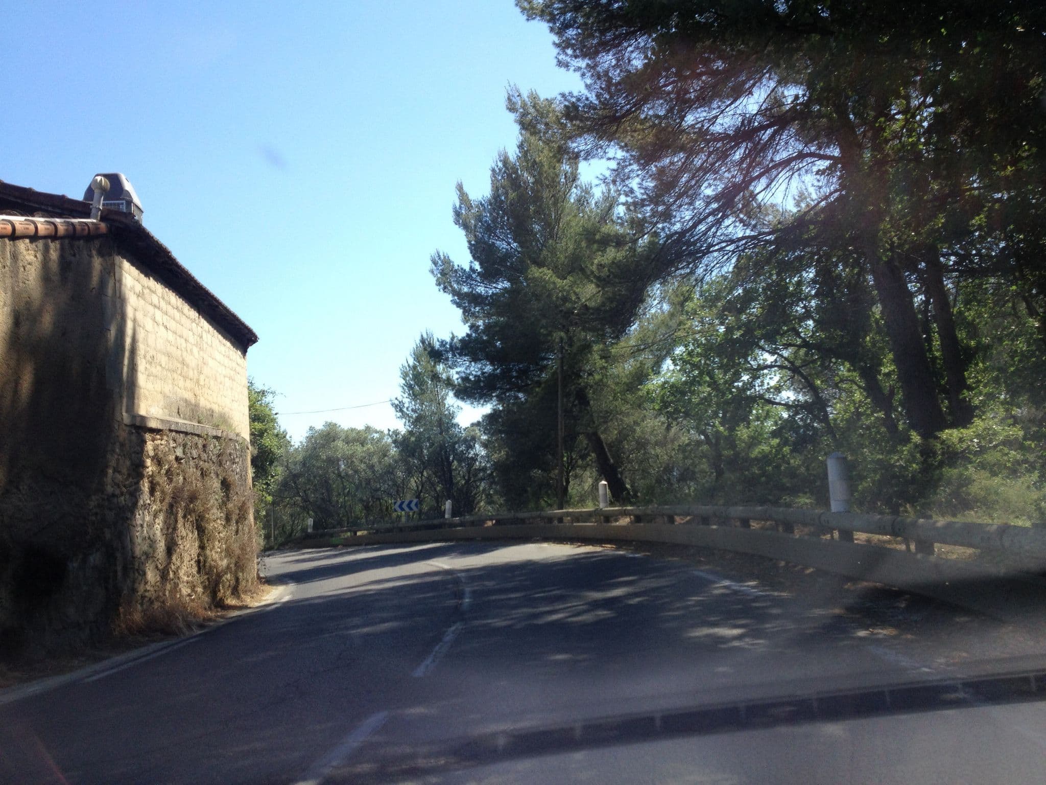 Street view near Auberge La Fenière, Lourmarin — © zimmy (CC BY-SA · Mapillary)