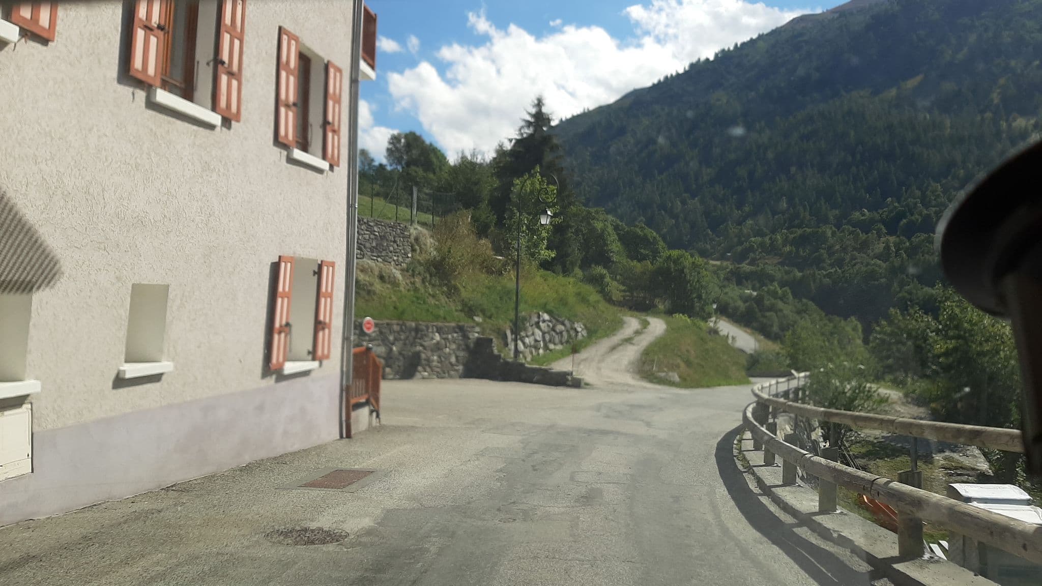 Street view near Chalet Les Garands, Saint-Michel-de-Maurienne — © alexmodesto73 (CC BY-SA · Mapillary)