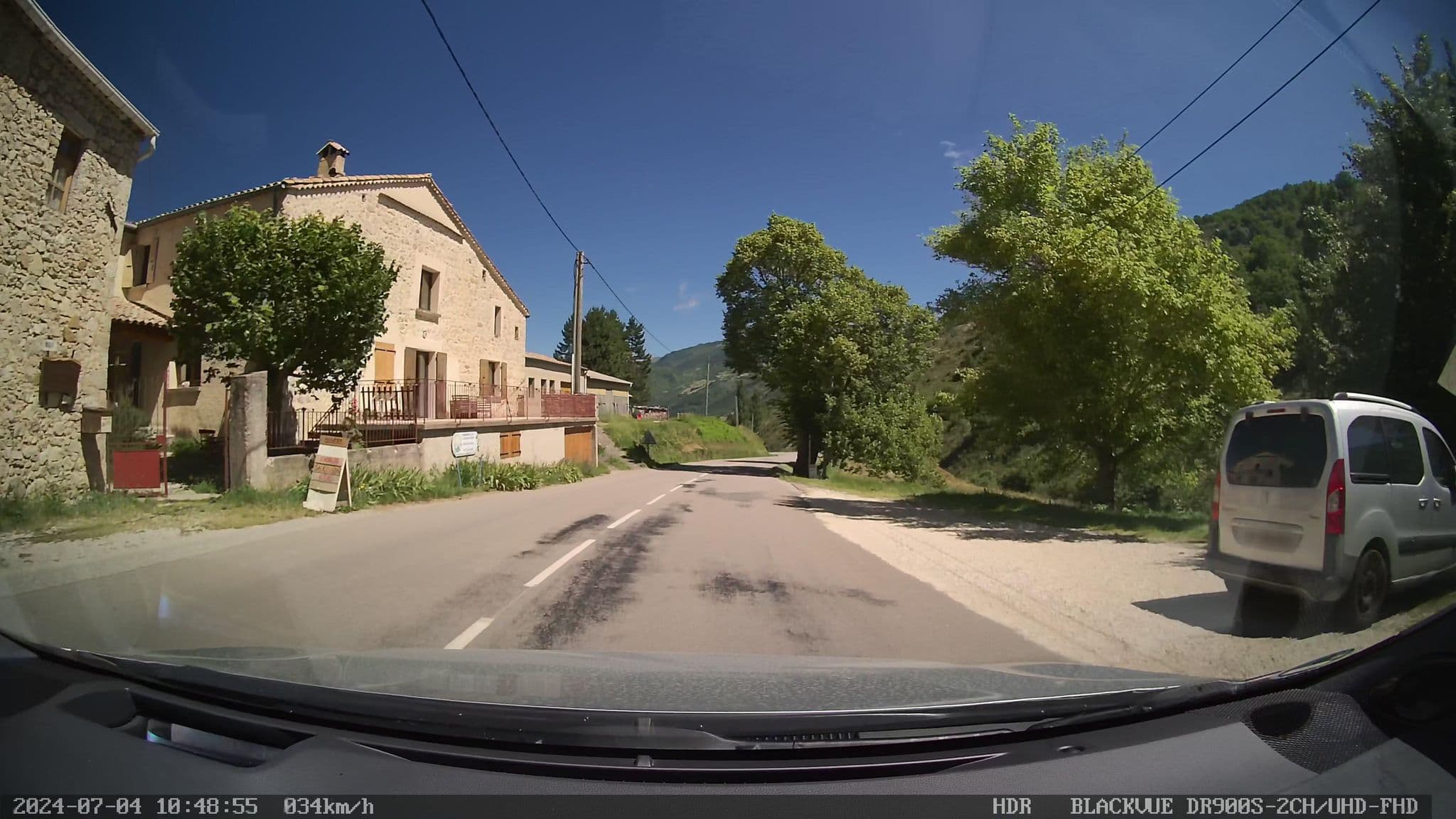 Street view near La Ferme du Bachas, Dieulefit — © madel (CC BY-SA · Mapillary)