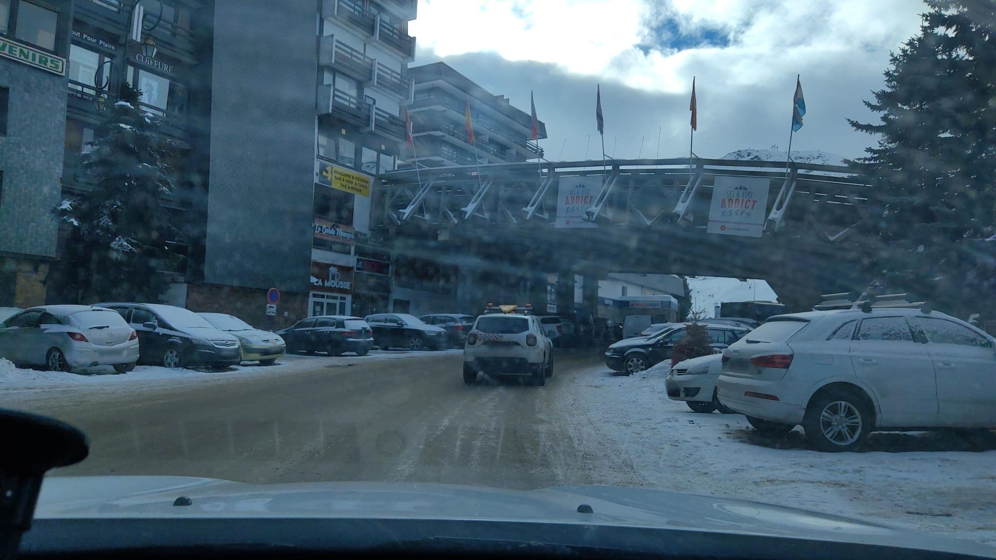Street view near Le Pelvoux, Val Thorens