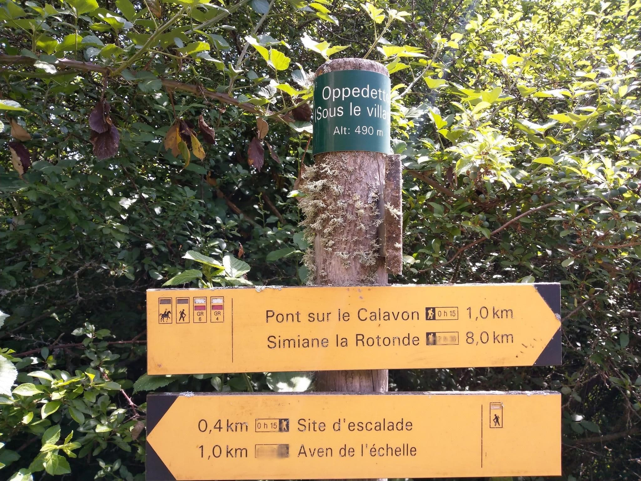 Street view near Gîte communal d'Oppedette, Reillanne — © patchi_1 (CC BY-SA · Mapillary)