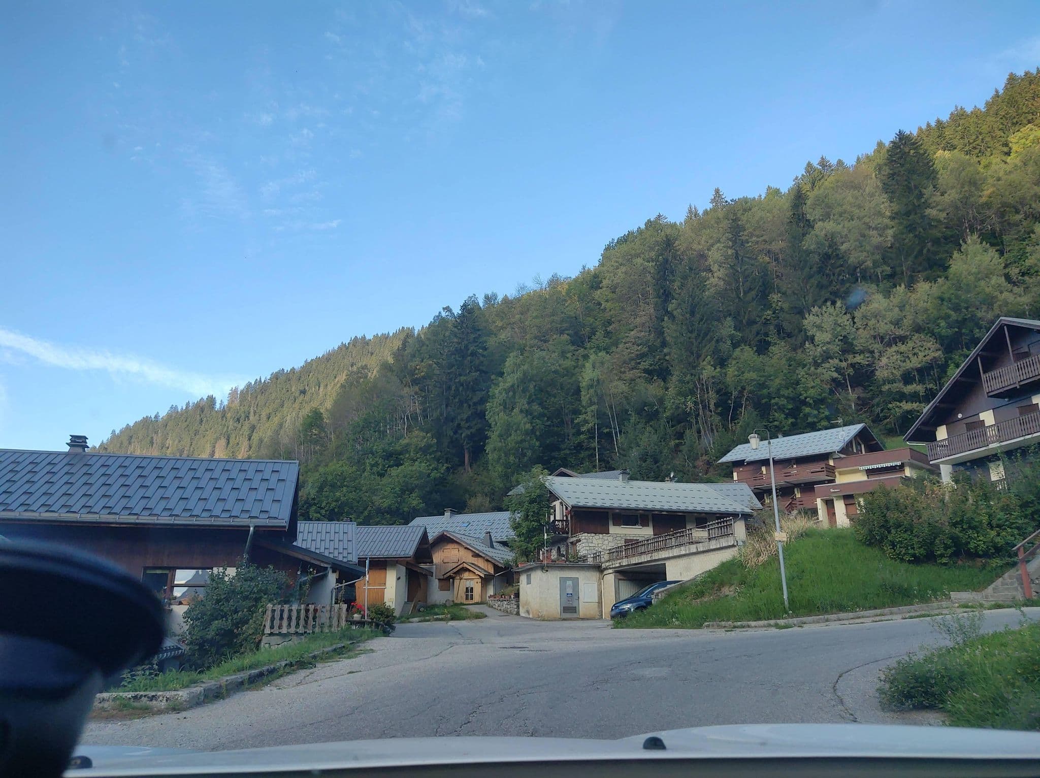 Street view near Chalet Carella, Bozel — © MatthieuF4FNE (CC BY-SA · Mapillary)