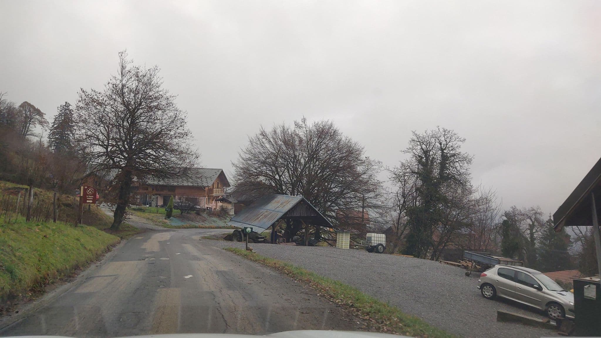 Street view near La ferme des paysans voyageurs, Marthod — © MatthieuF4FNE (CC BY-SA · Mapillary)