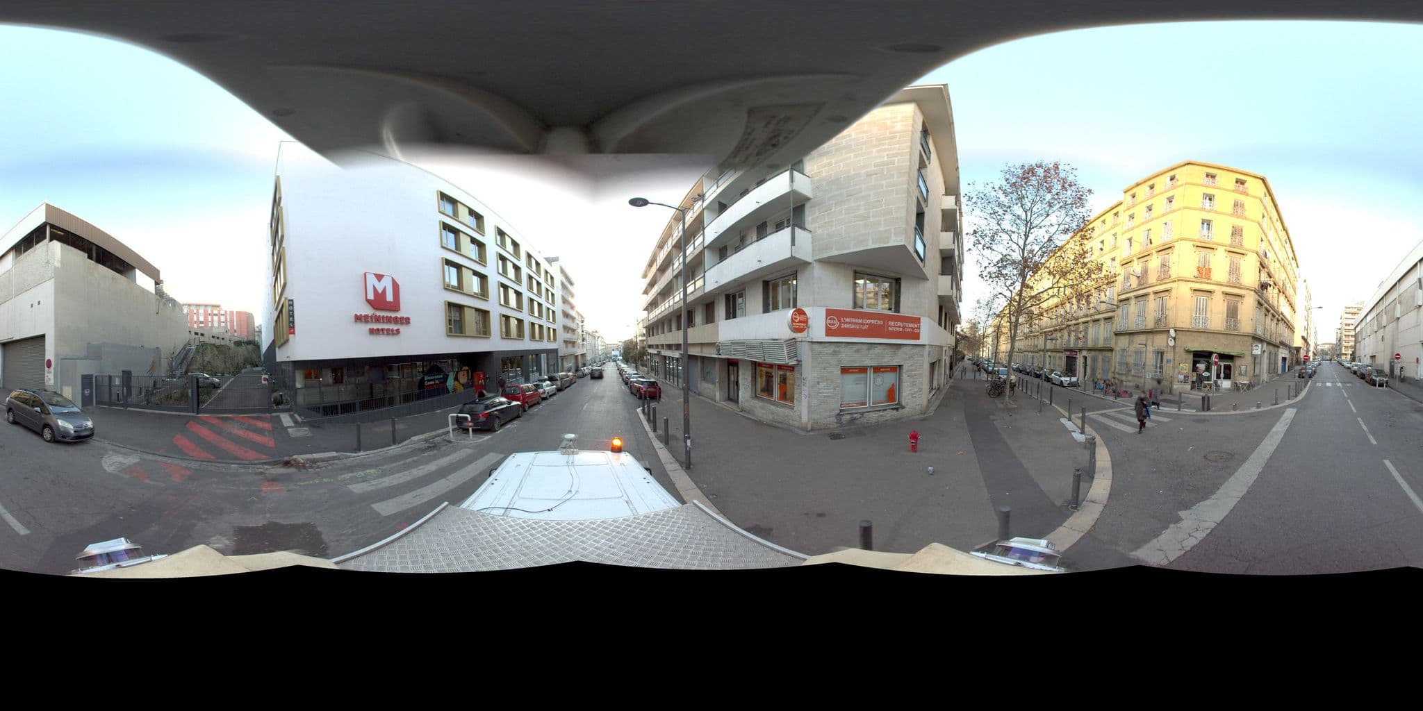 Street view near Meininger Hotel, Saint-Lazare — © Suez (CC BY-SA · Mapillary)