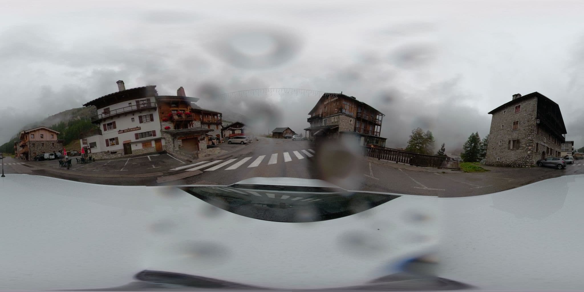Street view near Hôtel-restaurant Le Dôme, Tignes — © serfim_cit_y (CC BY-SA · Mapillary)