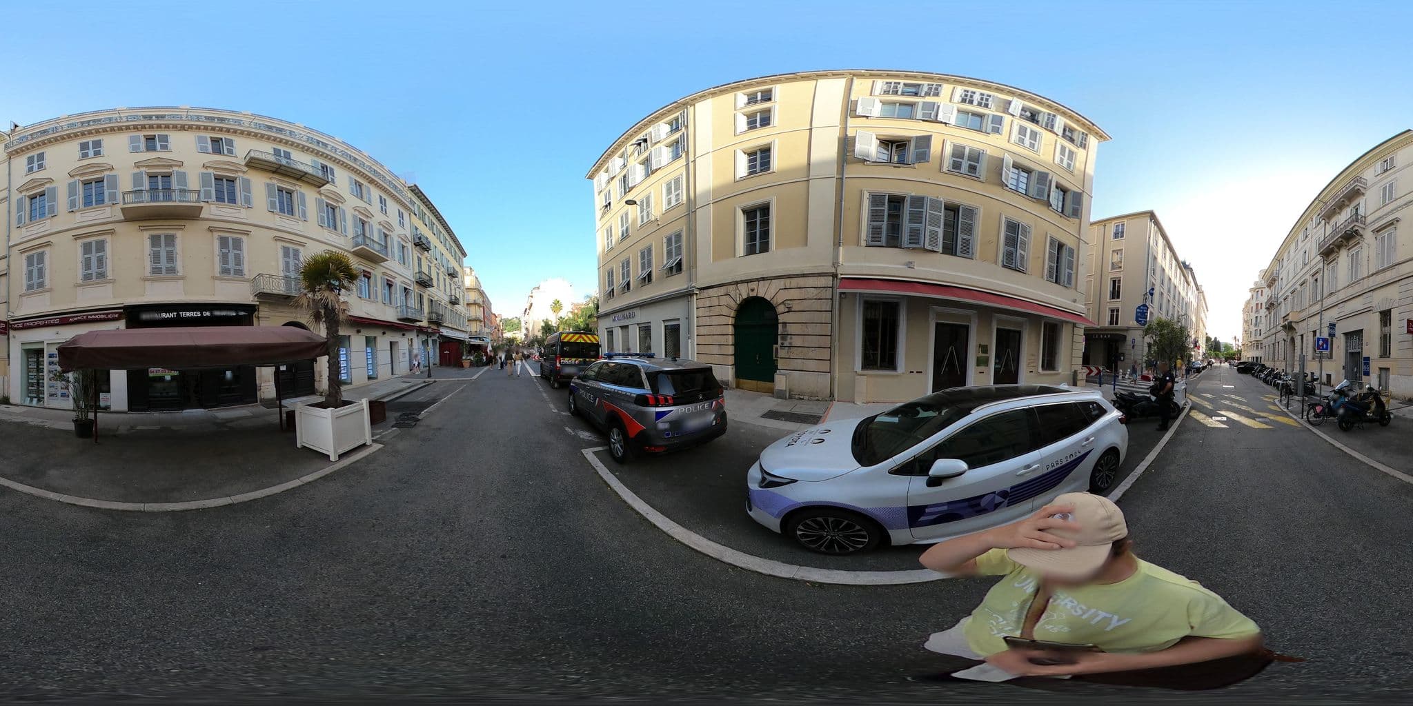 Street view near Hôtel de la mer, Jean-Médecin — © annekaro (CC BY-SA · Mapillary)