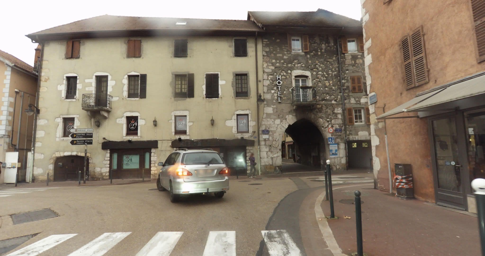 Street view near Icone, Annecy — © sogefi (CC BY-SA · Mapillary)