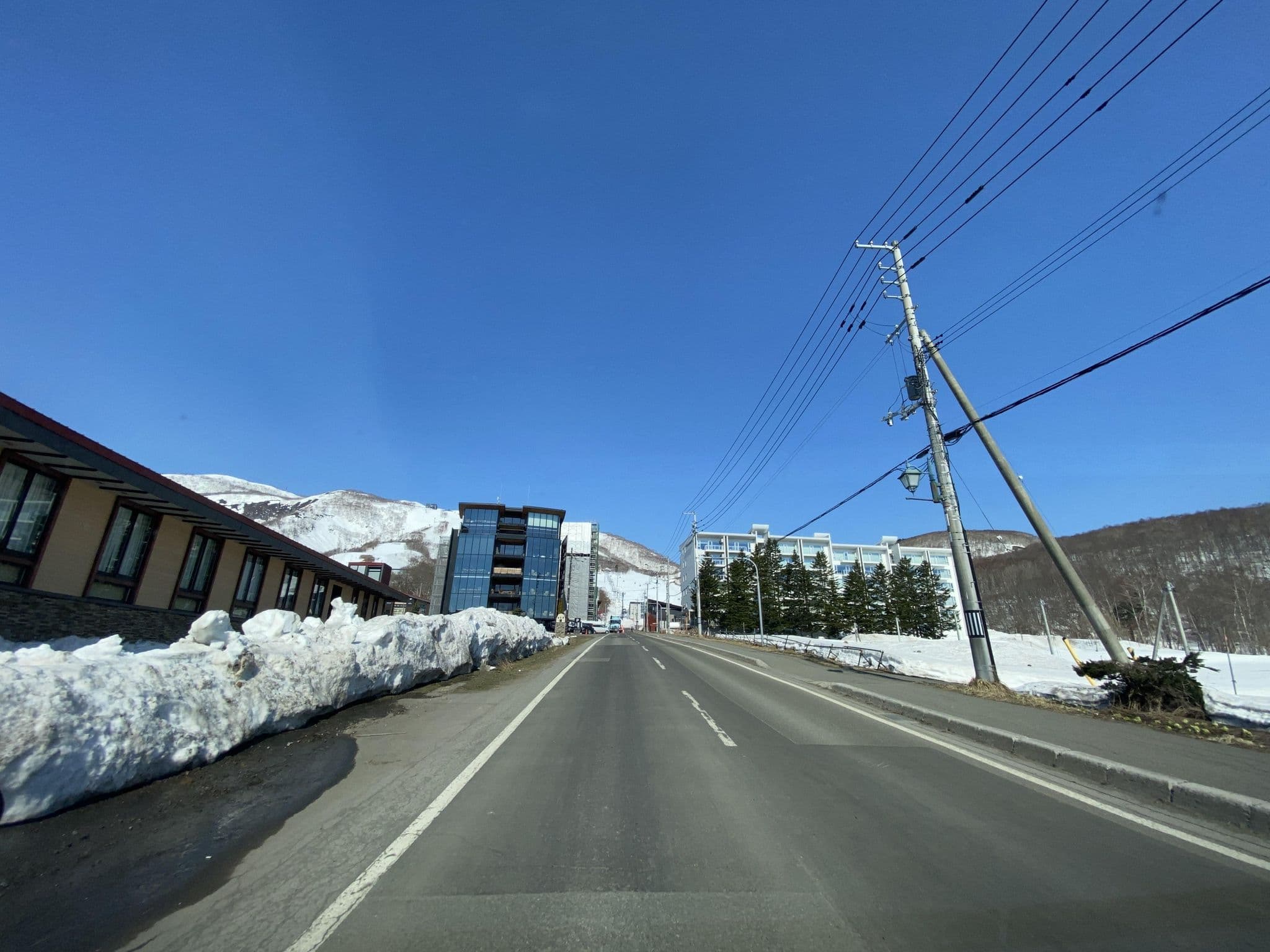 Street view near DEEP‐POWDER‐TOURS, Kutchan — © irvinfly (CC BY-SA · Mapillary)