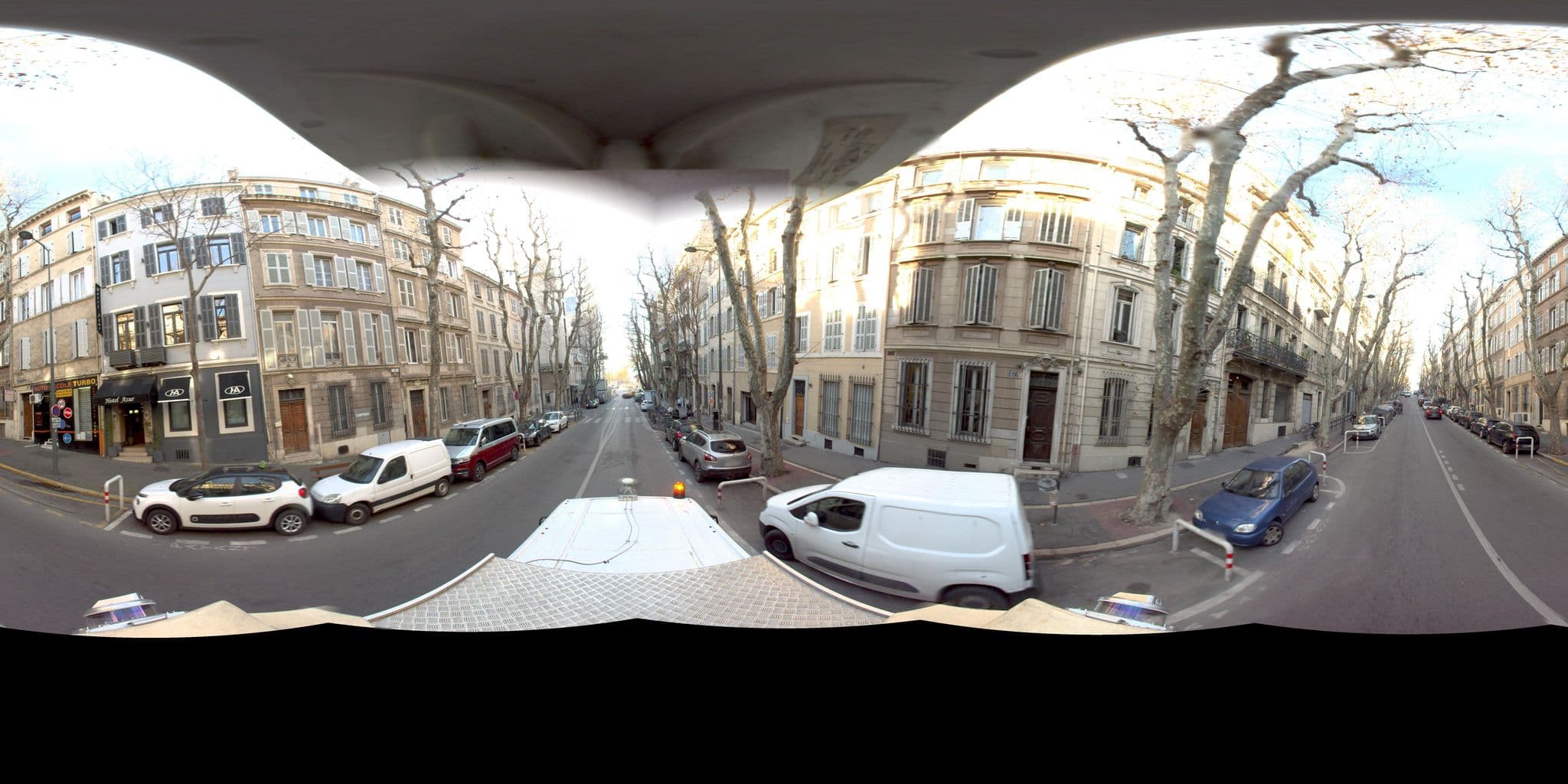 Street view near Hôtel Azur, Marseille 01 — © Suez (CC BY-SA · Mapillary)