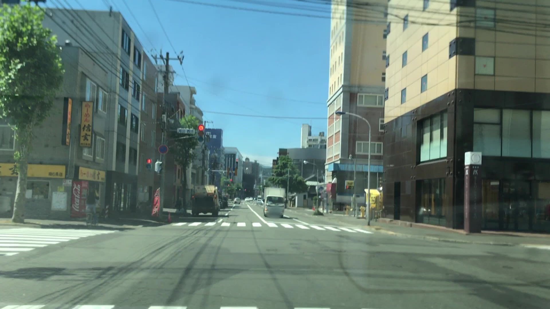 Street view near いるかホテル, Sapporo — © lvl5 (CC BY-SA · Mapillary)