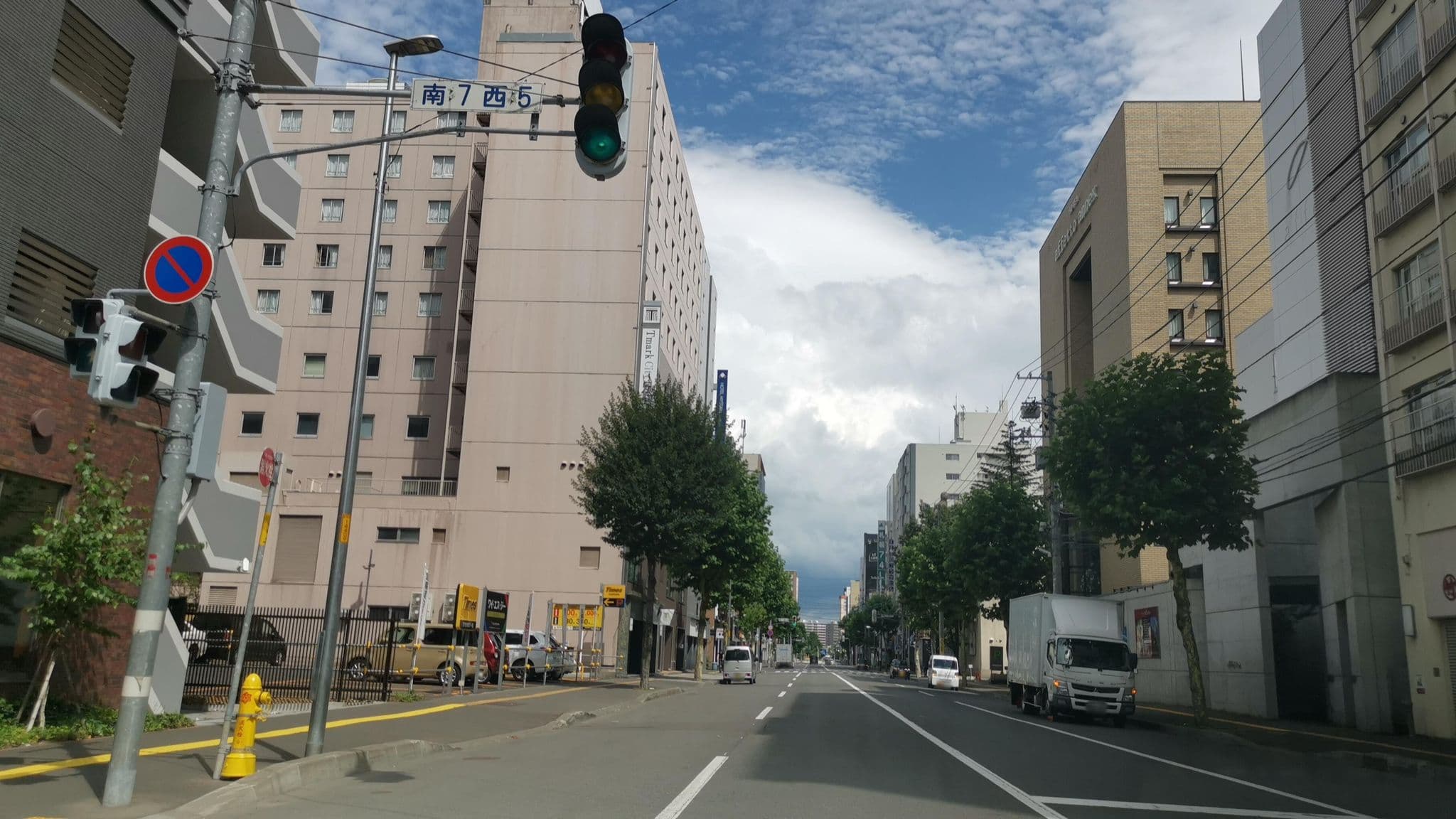 Street view near レンブラントスタイル札幌, Sapporo — © watalucky (CC BY-SA · Mapillary)