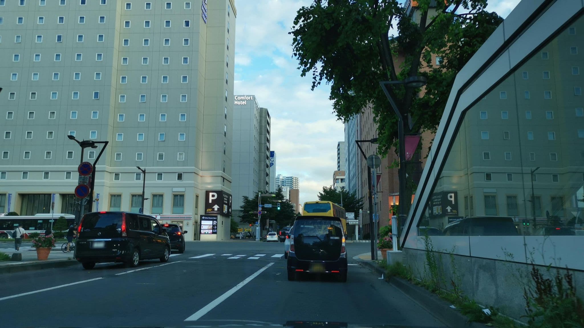 Street view near ホテル リーネルすすきの, Sapporo — © watalucky (CC BY-SA · Mapillary)