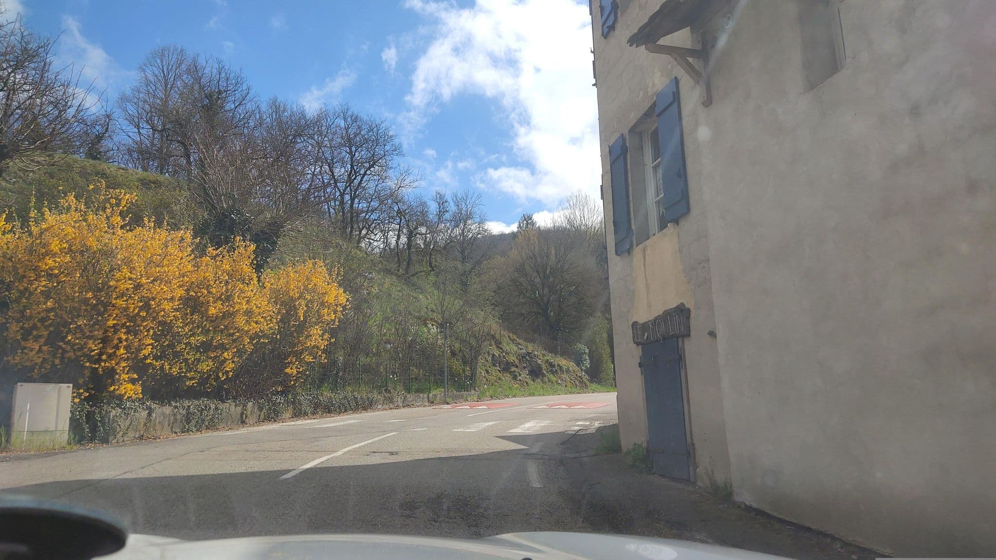 Street view near Gite Le Moulin, Yenne — © MatthieuF4FNE (CC BY-SA · Mapillary)