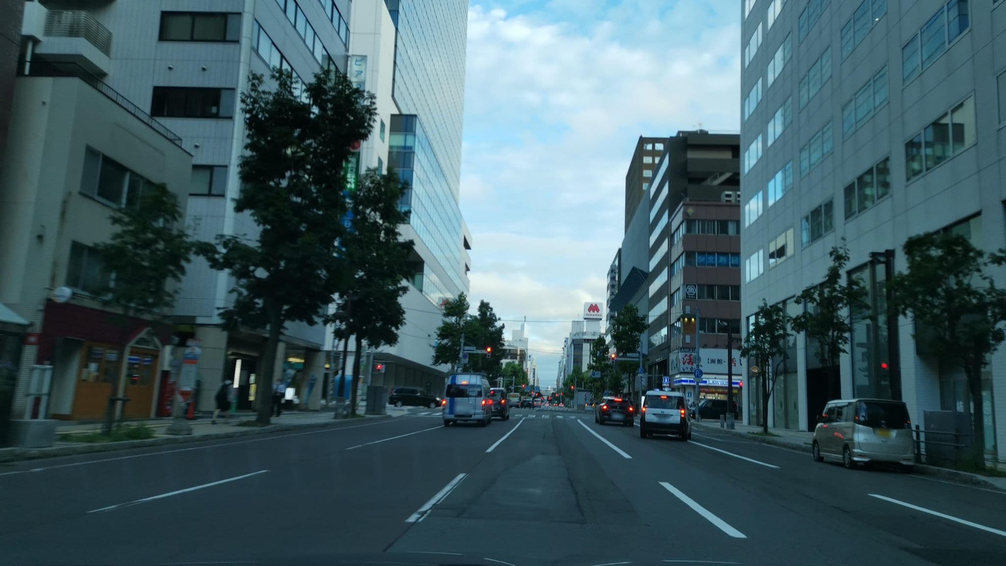 Street view near ニューオータニイン札幌, Sapporo — © watalucky (CC BY-SA · Mapillary)