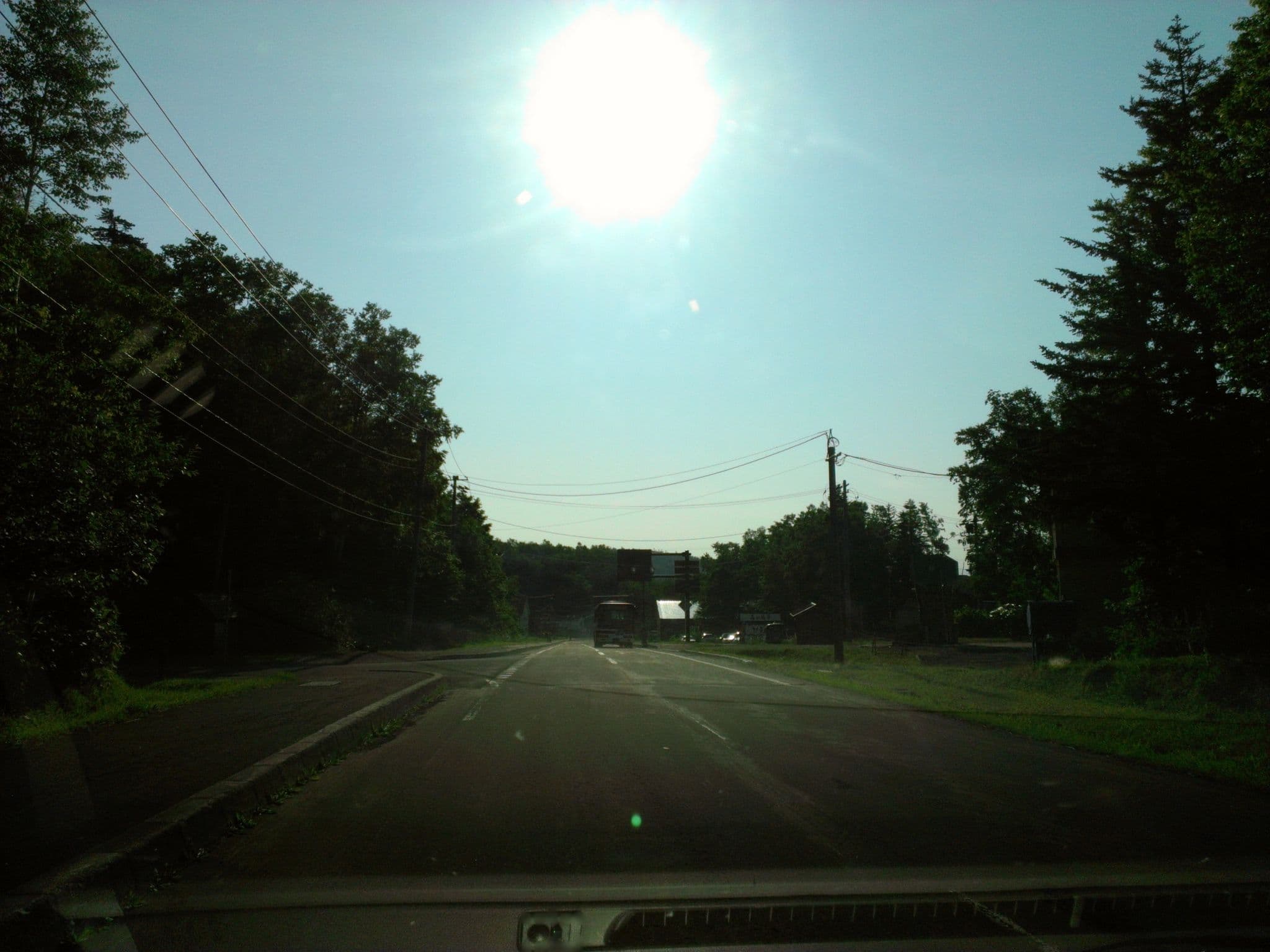 Street view near 温泉ゲストハウス 美瑛白金の湯, Kami-furano — © h_hvv (CC BY-SA · Mapillary)