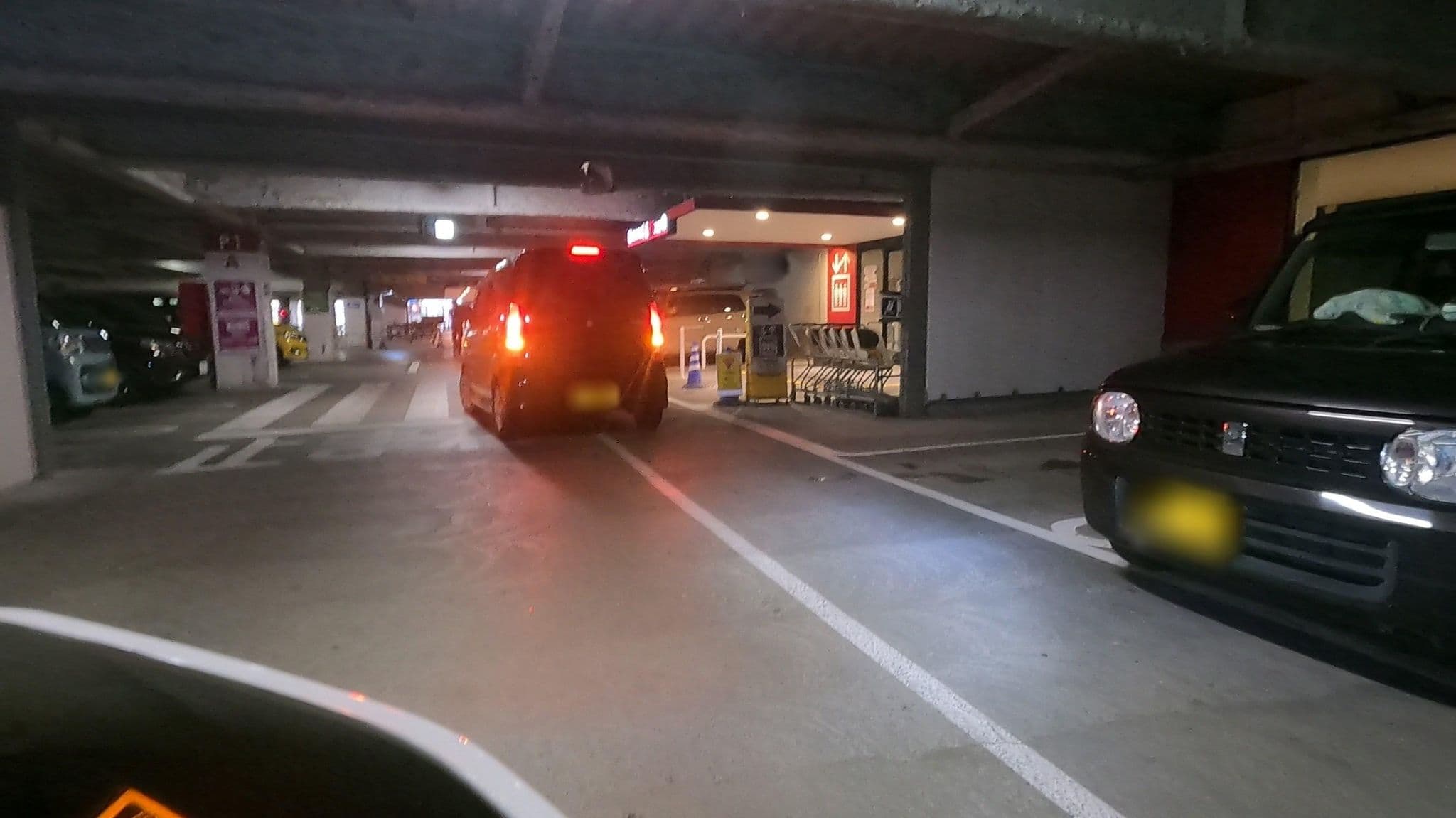 Street view near 旭川ターミナルホテル Asahikawa Terminal Hotel, Asahikawa — © takayuki (CC BY-SA · Mapillary)
