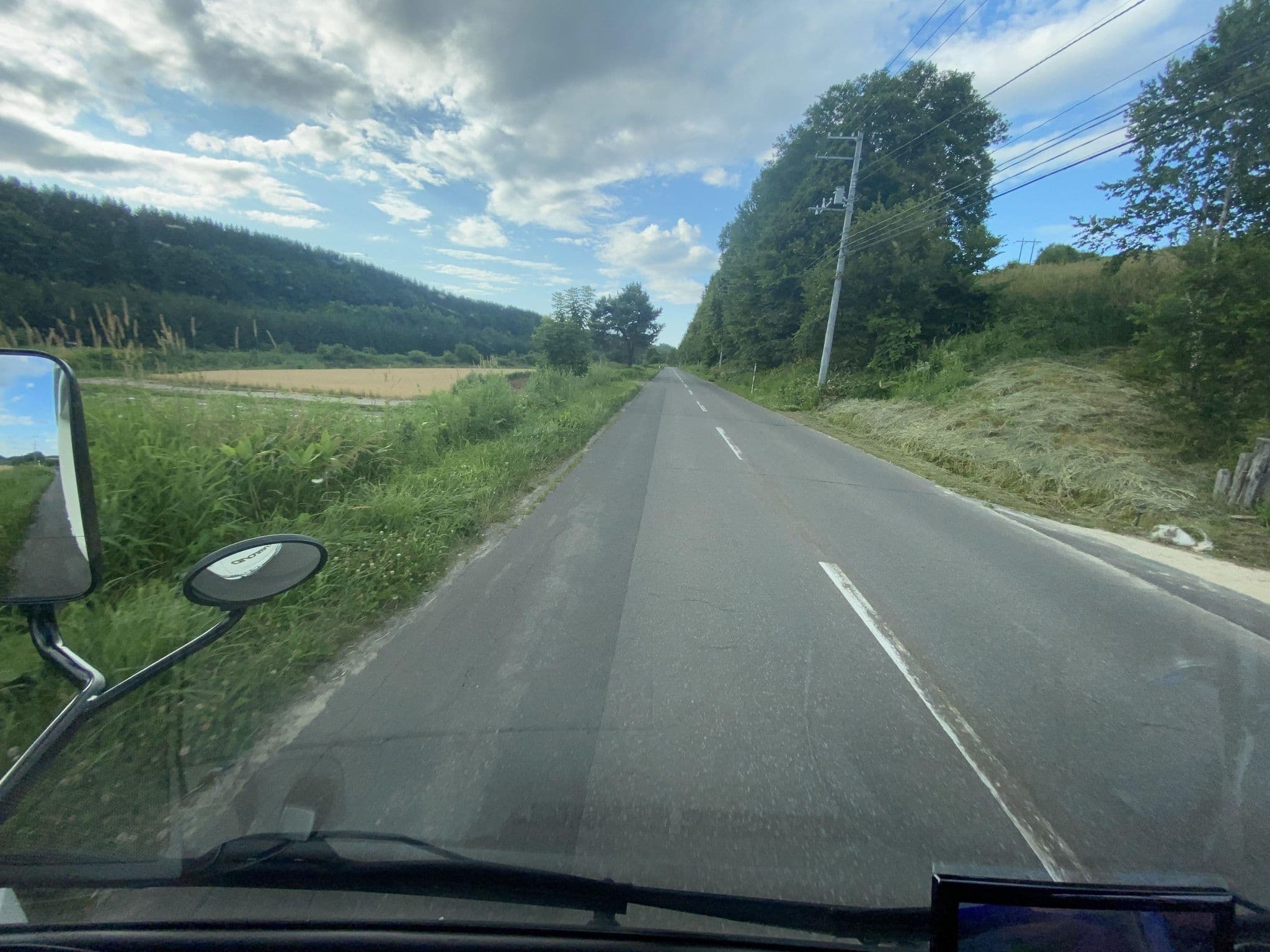 Street view near うねうね畑とくもの月, Biei — © irvinfly (CC BY-SA · Mapillary)