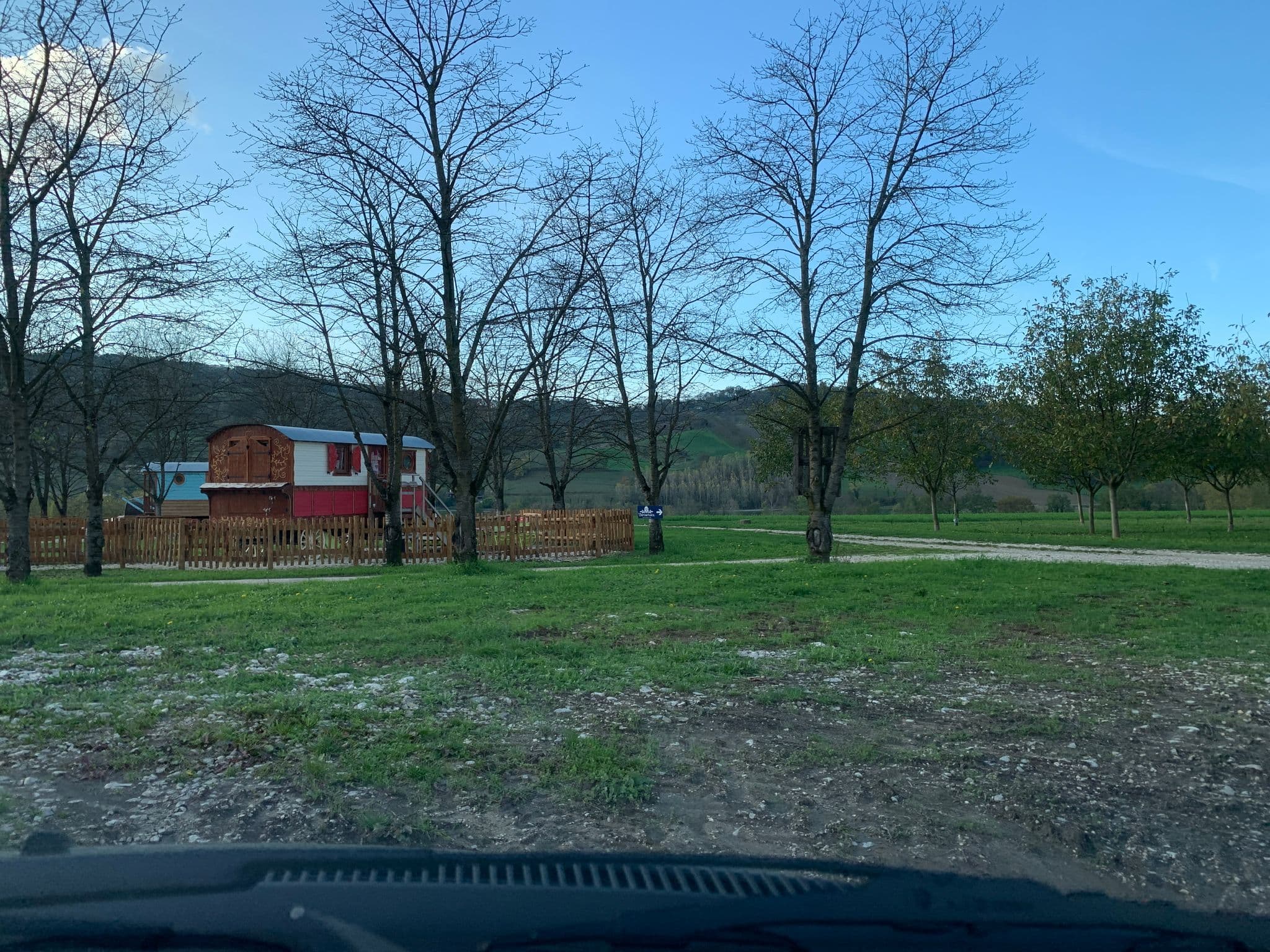 Street view near Aire de Camping-Car Vercors Noix, Saint-Jean-en-Royans — © jitenshaniko (CC BY-SA · Mapillary)