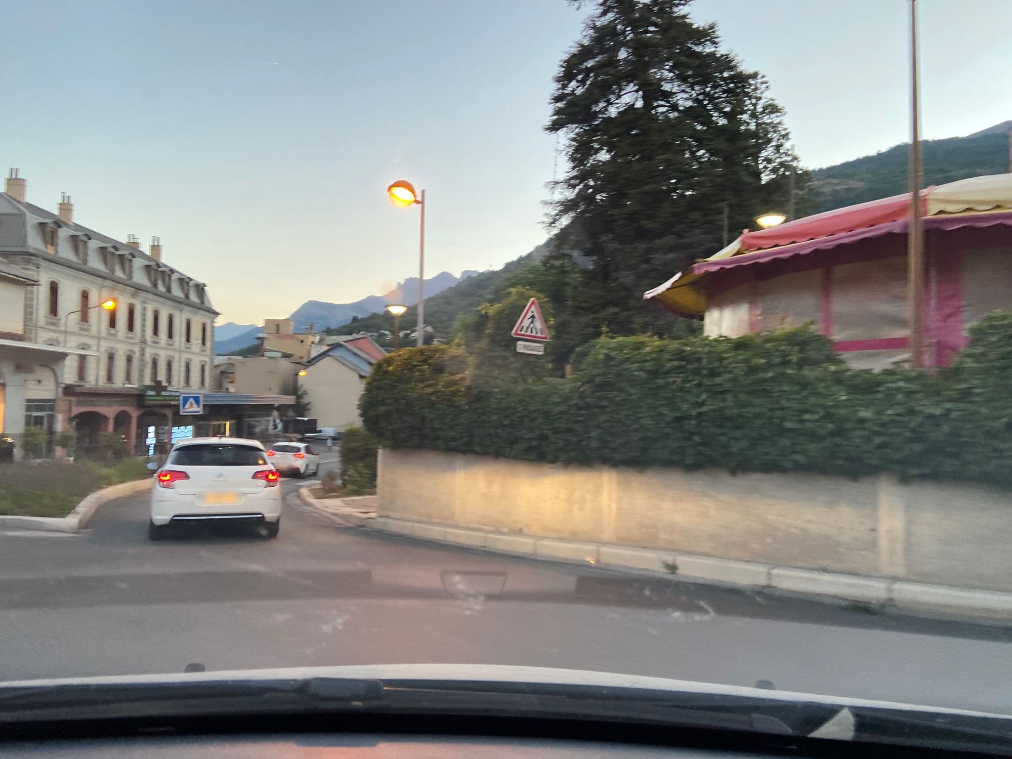 Street view near SoWell Parc Hôtel, Briançon — © clementmno (CC BY-SA · Mapillary)
