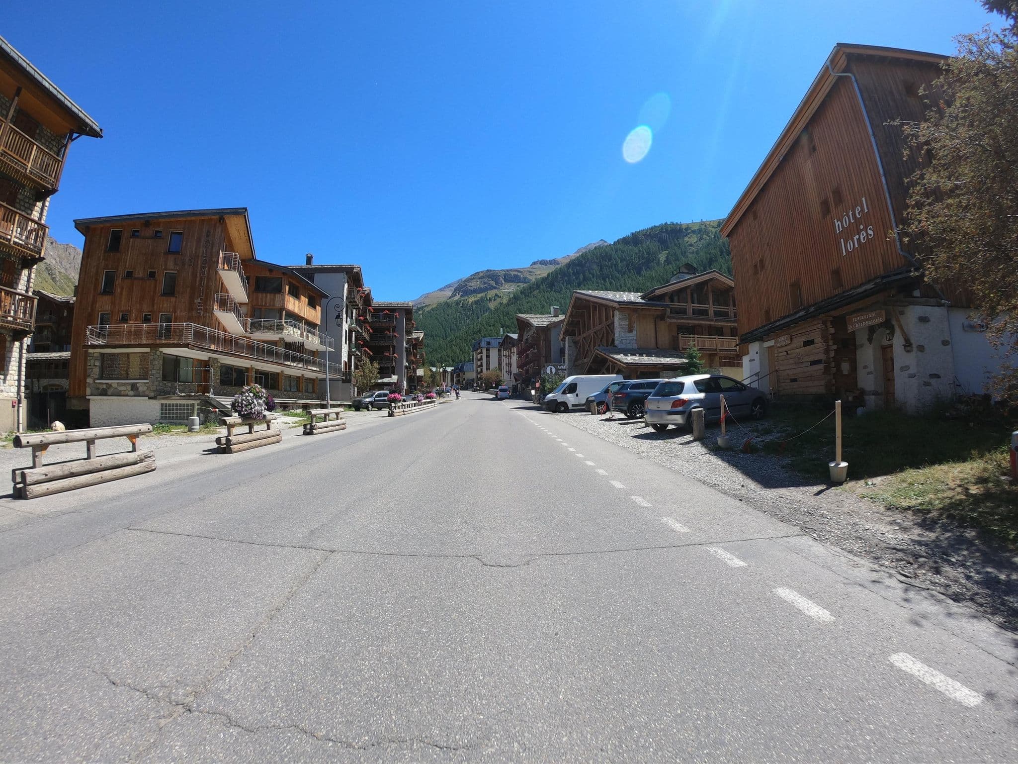 Street view near Lores, Val-d'Isère