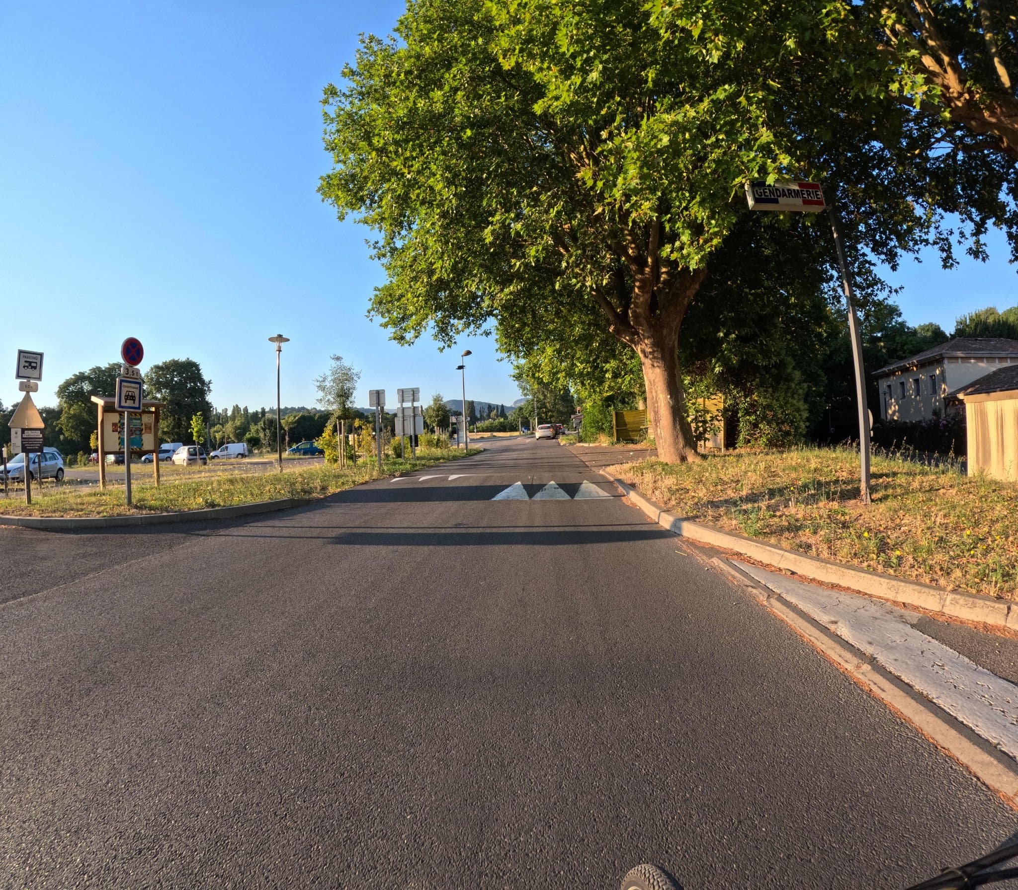Street view near Aire multimodale de Saint-Ferréol, Crest — © madel (CC BY-SA · Mapillary)