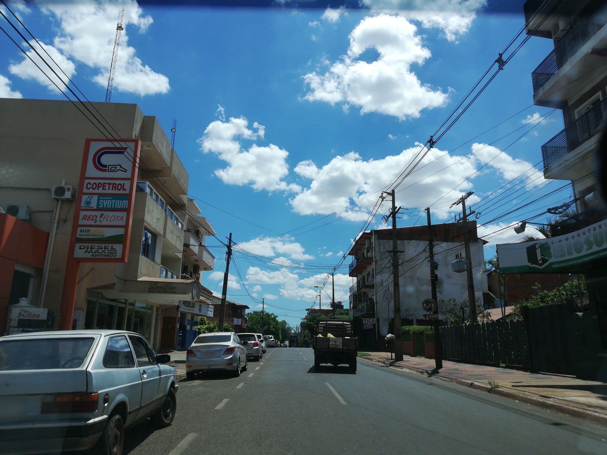 Street view near Hotel Luxsur, Encarnación — © carlosbrys (CC BY-SA · Mapillary)