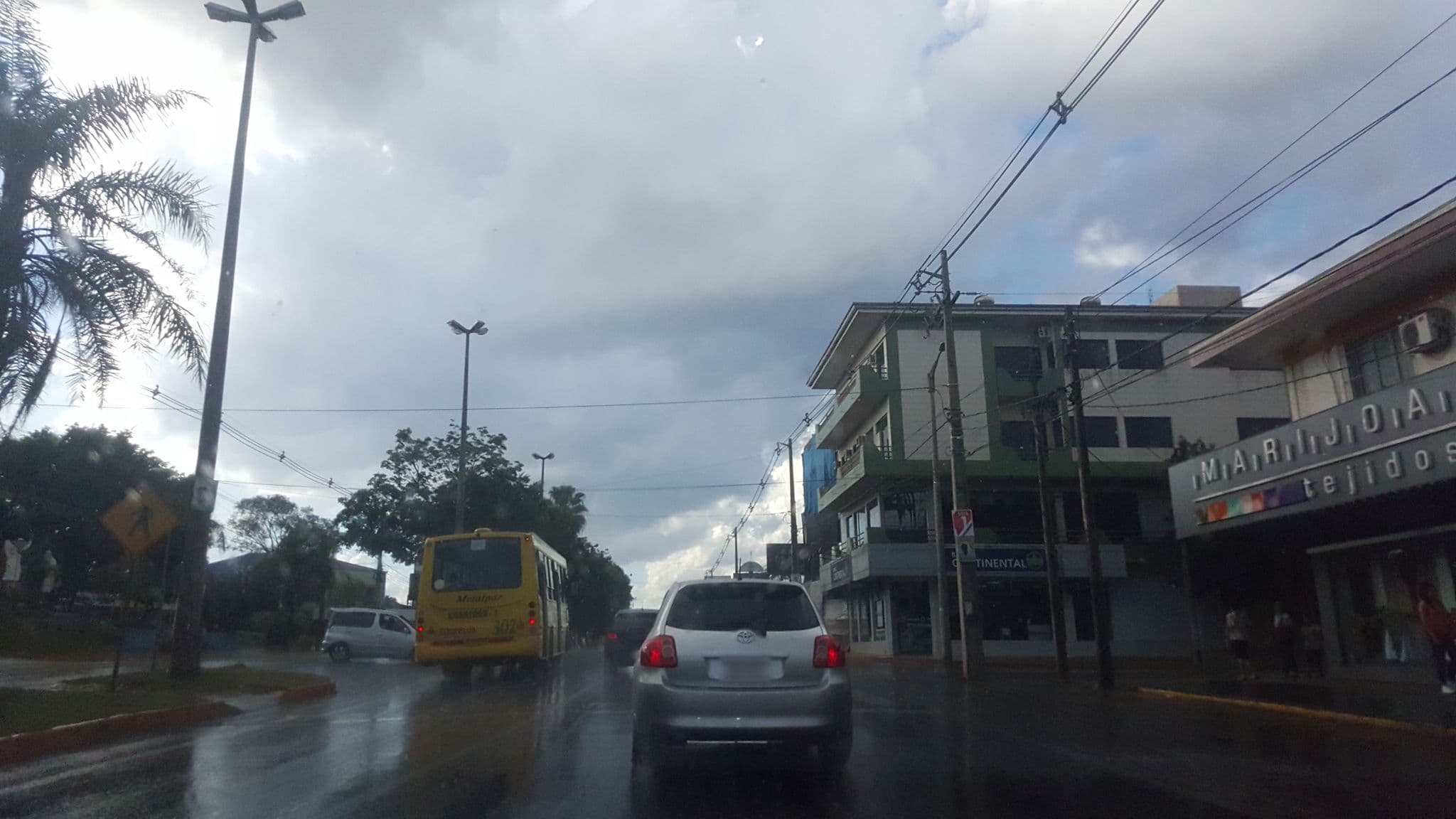 Street view near Bella Vista Hotel, Encarnación — © diegokrein (CC BY-SA · Mapillary)