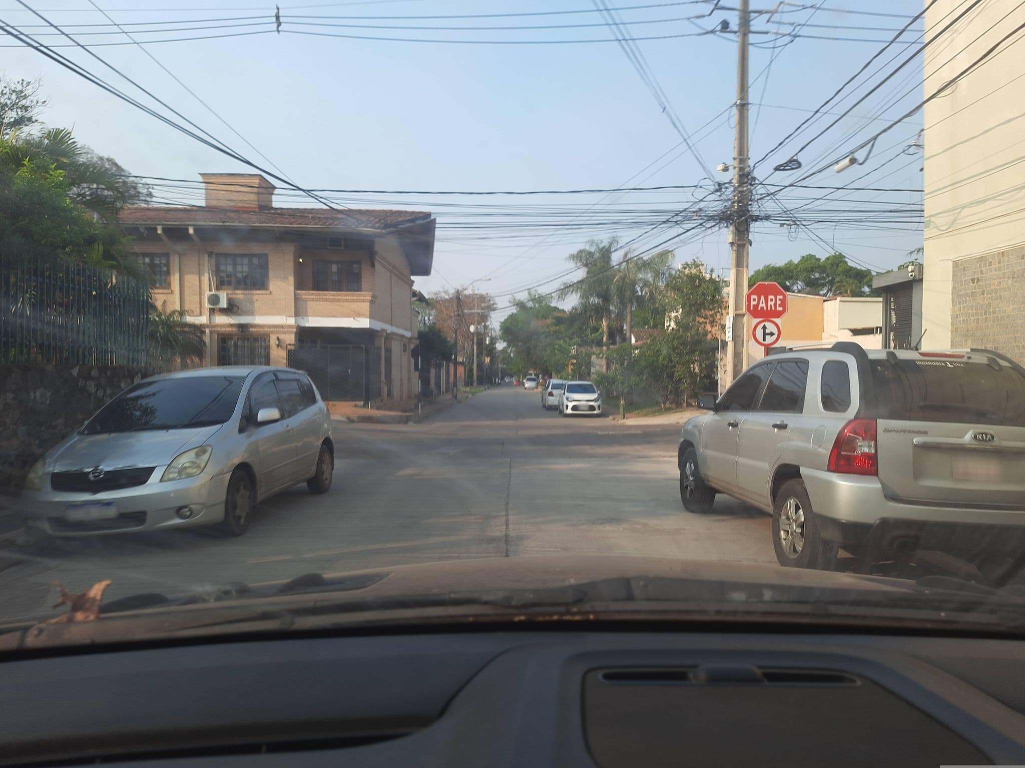 Street view near Hotel Pantanal Inn, Fernando de la Mora — © Ambernal (CC BY-SA · Mapillary)