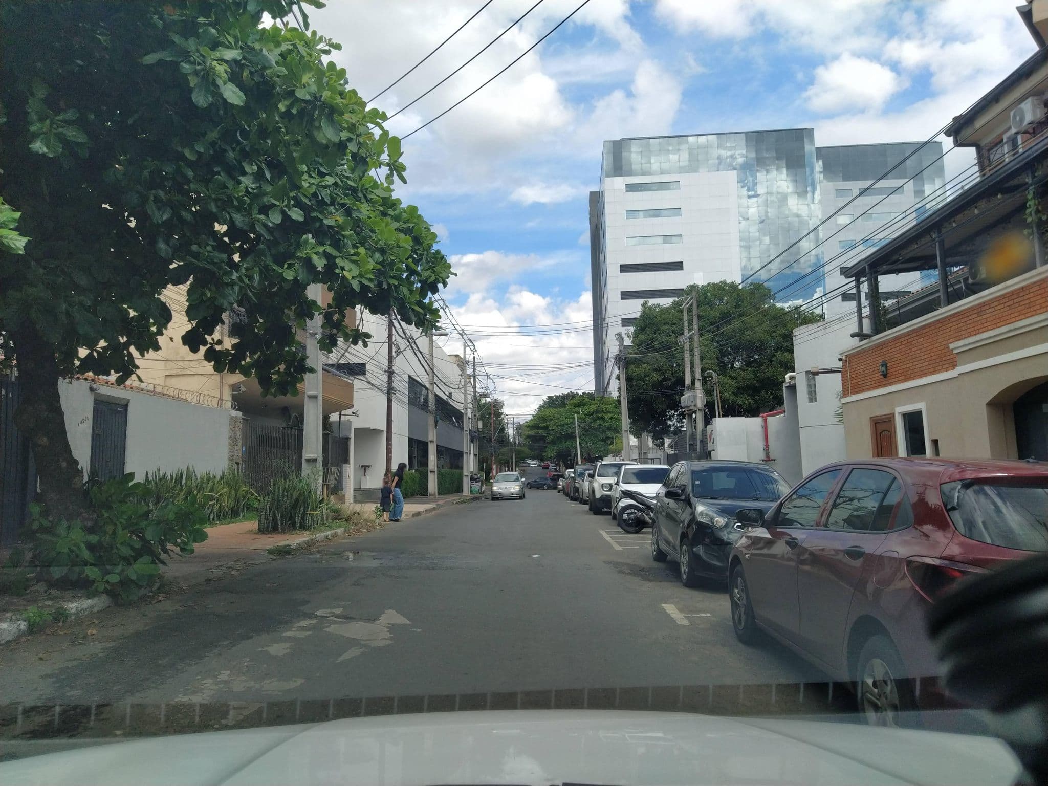 Street view near Hotel Posada del Cielo, Lambaré — © jjorrge (CC BY-SA · Mapillary)