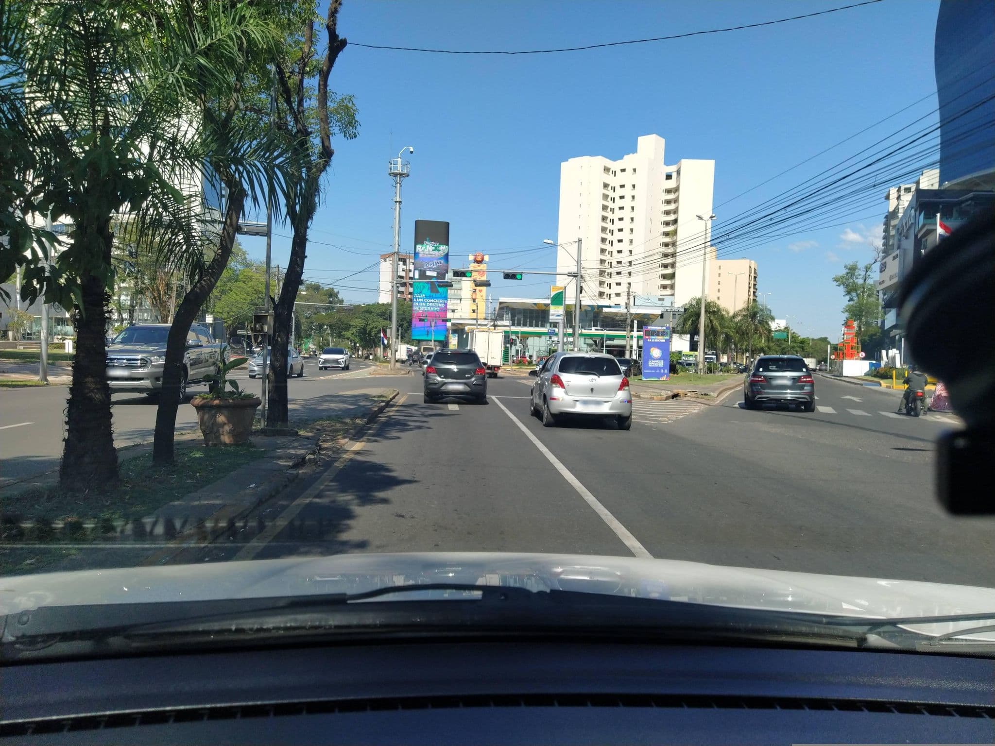 Street view near Starwood Hotels & Resorts, Fernando de la Mora — © jjorrge (CC BY-SA · Mapillary)