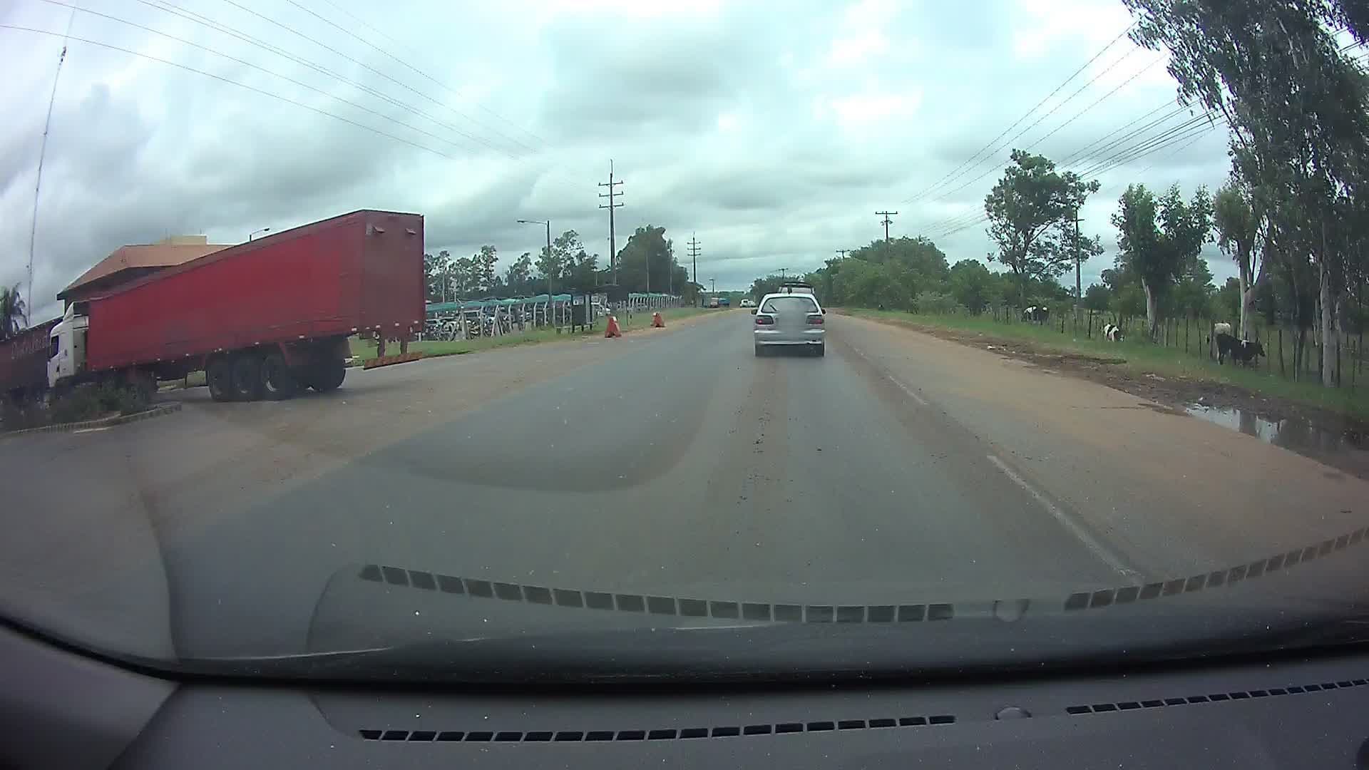 Street view near Infinity Motel, Guarambaré — © ancho85 (CC BY-SA · Mapillary)
