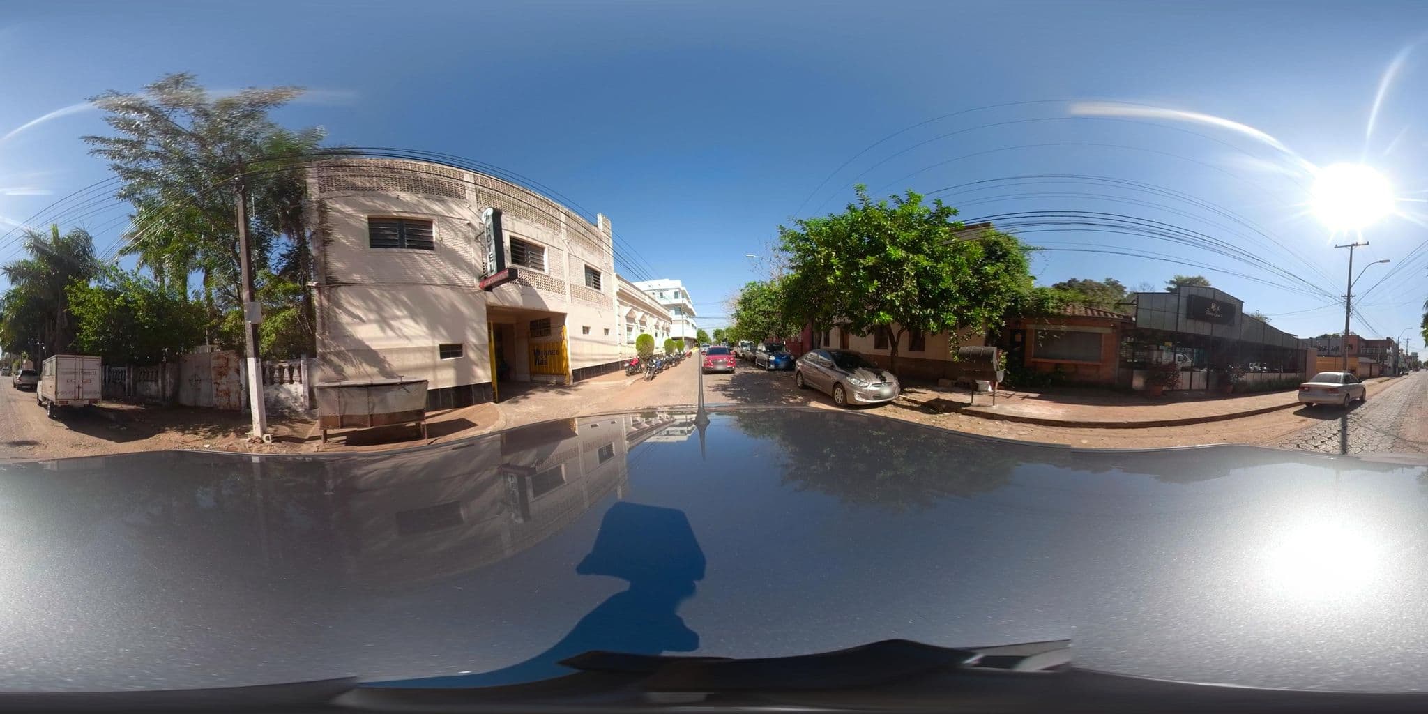 Street view near Restaurante del Hotel Ybytyruzu, Villarrica — © juliaoporto (CC BY-SA · Mapillary)