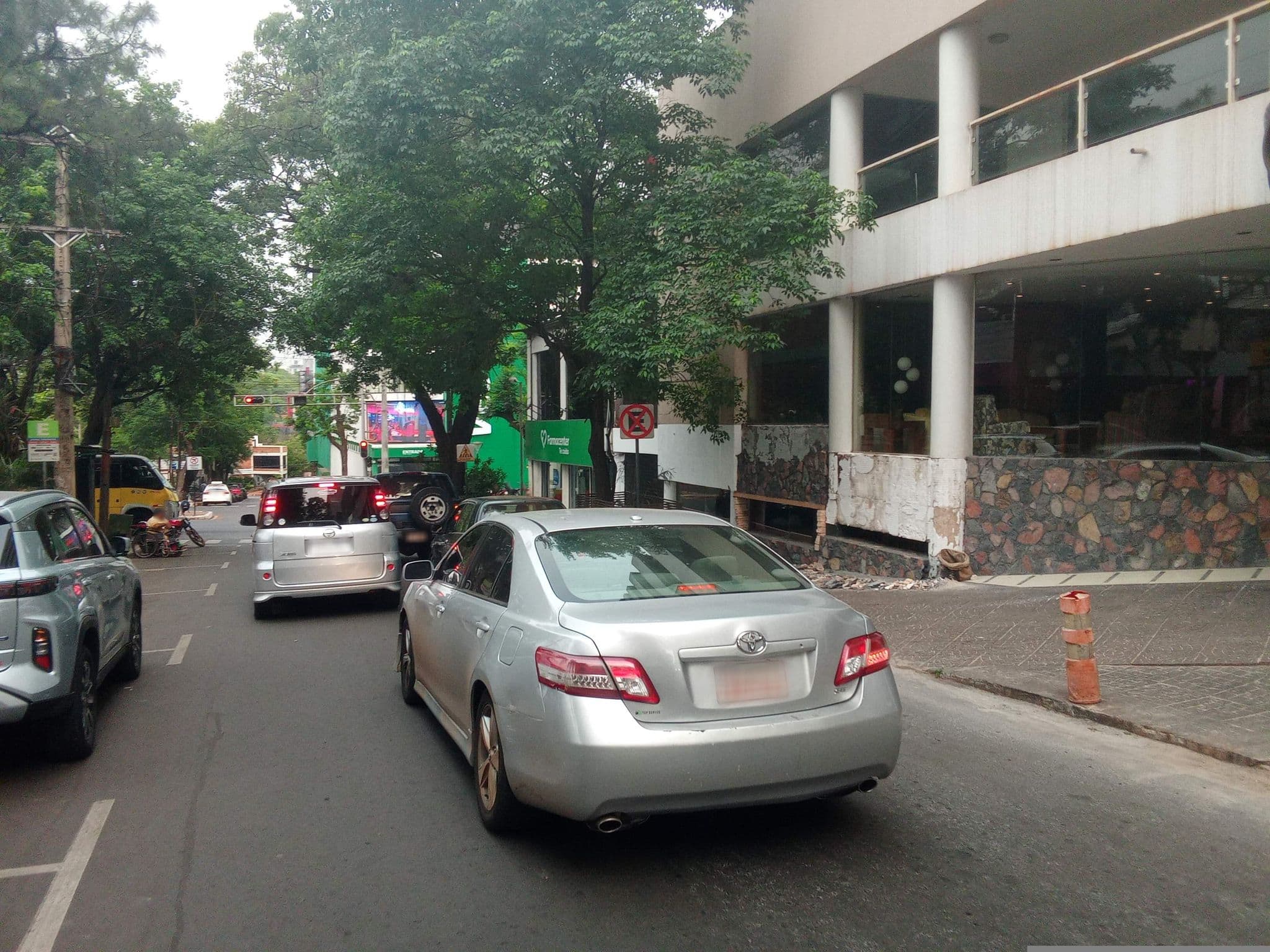 Street view near Hotel CONVAIR - Ciudad del Este, Ciudad del Este — © mpeixoto (CC BY-SA · Mapillary)