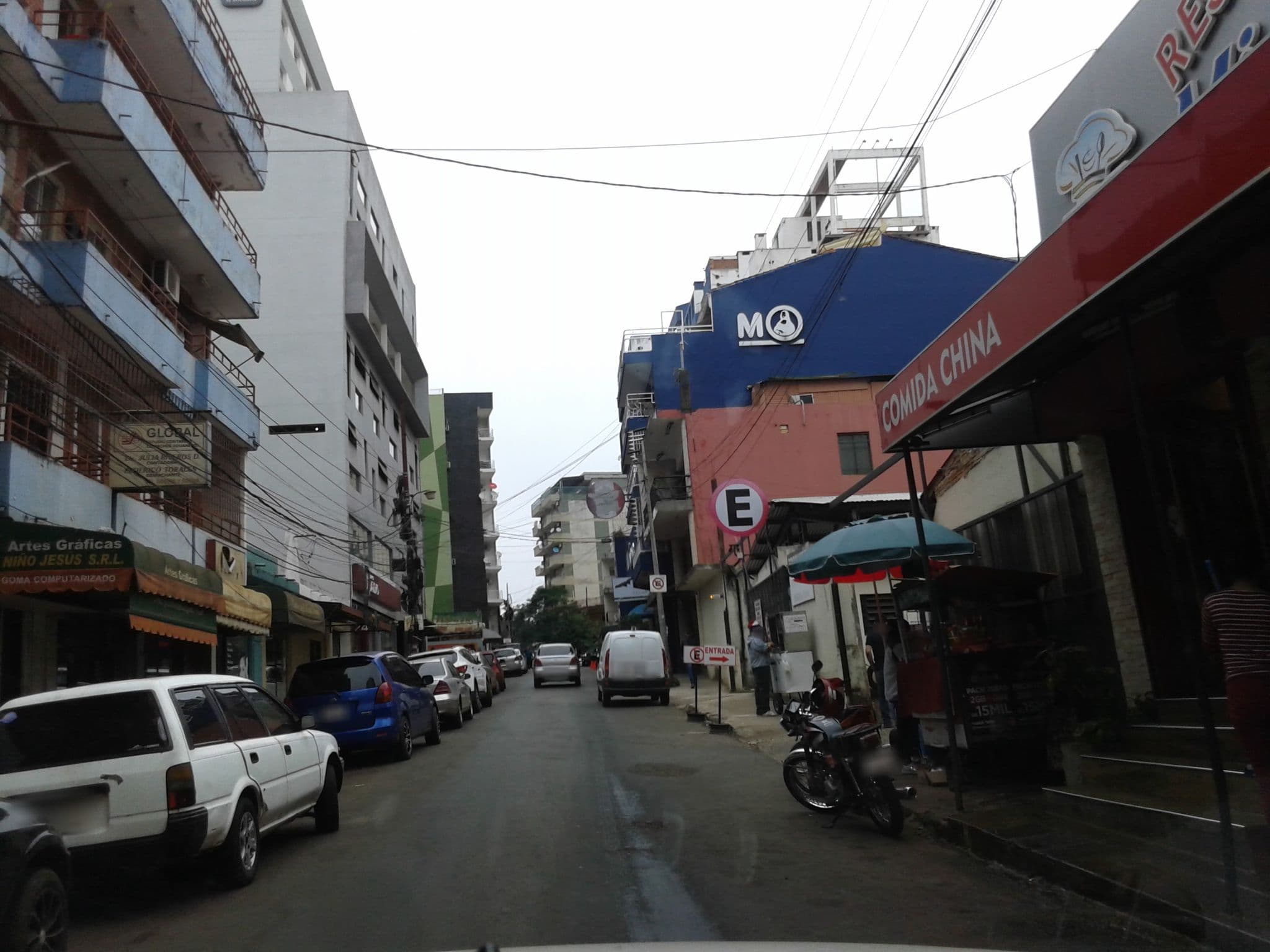 Street view near Hotel San Lorenzo, Ciudad del Este — © carlosbrys (CC BY-SA · Mapillary)