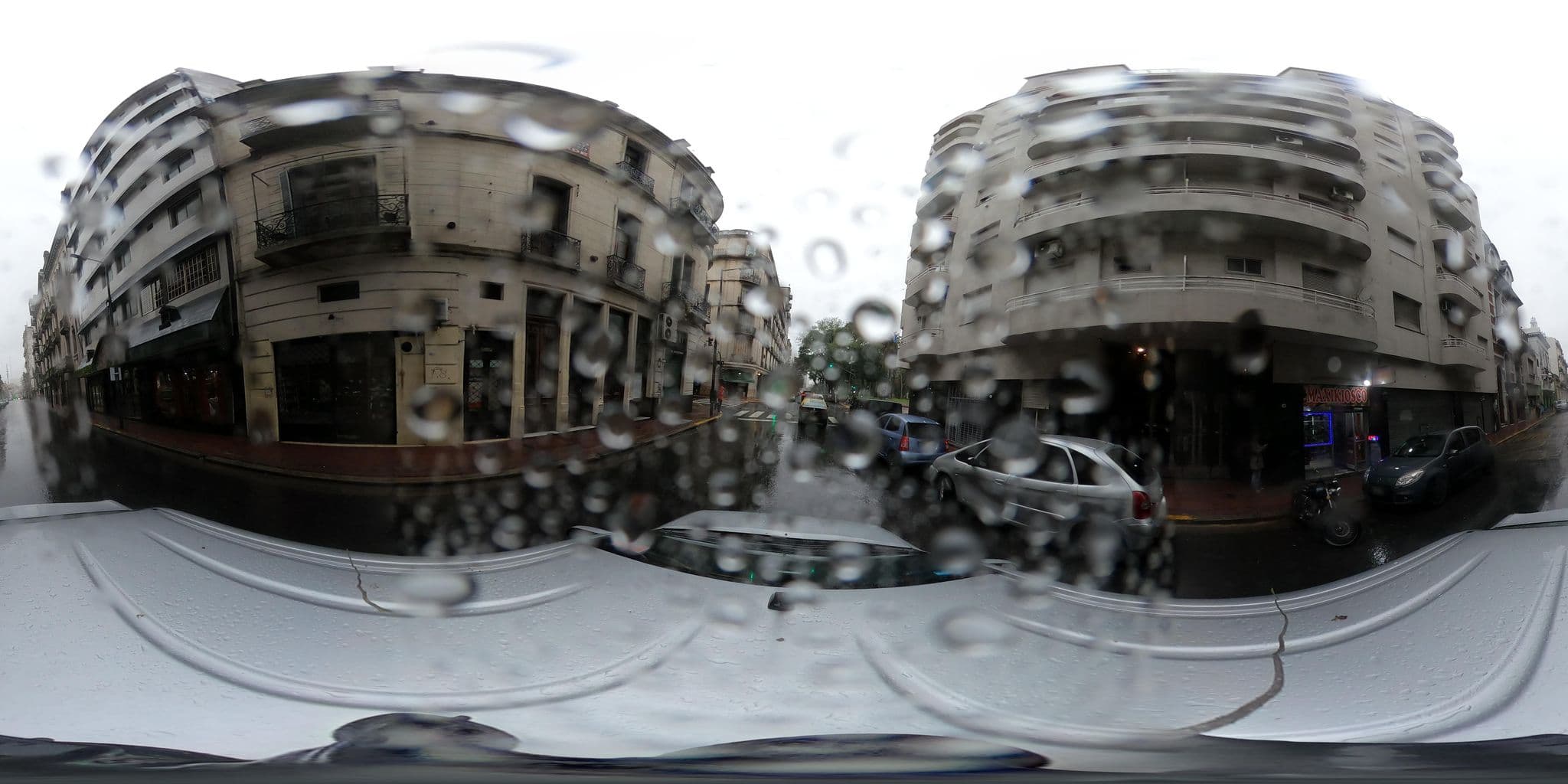 Street view near Hotel 27 de Junio, Buenos Aires
