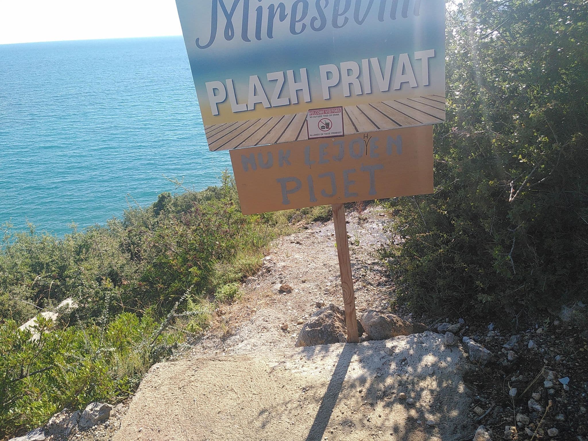 Street view near Hotel Restaurant Odhisea, Himarë — © sitarane (CC BY-SA · Mapillary)