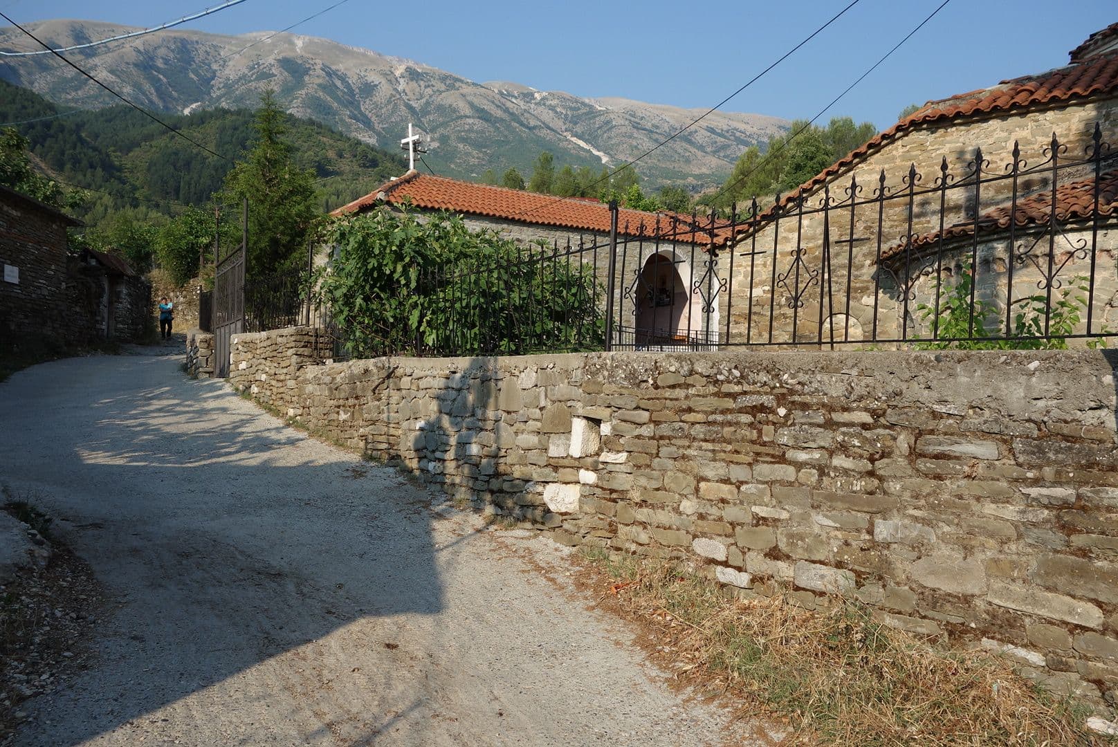 Street view near Villa Permeti, Përmet — © malenki (CC BY-SA · Mapillary)