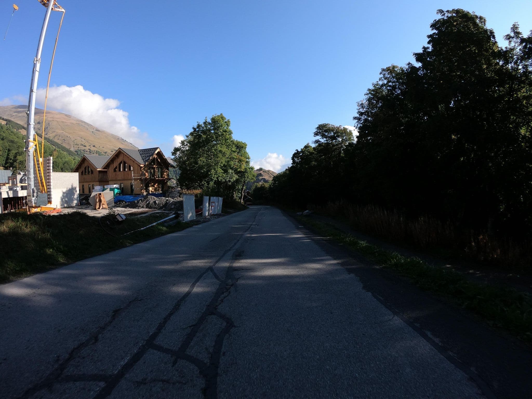 Street view near Le Ski Lodge, Valloire — © joostjakob (CC BY-SA · Mapillary)