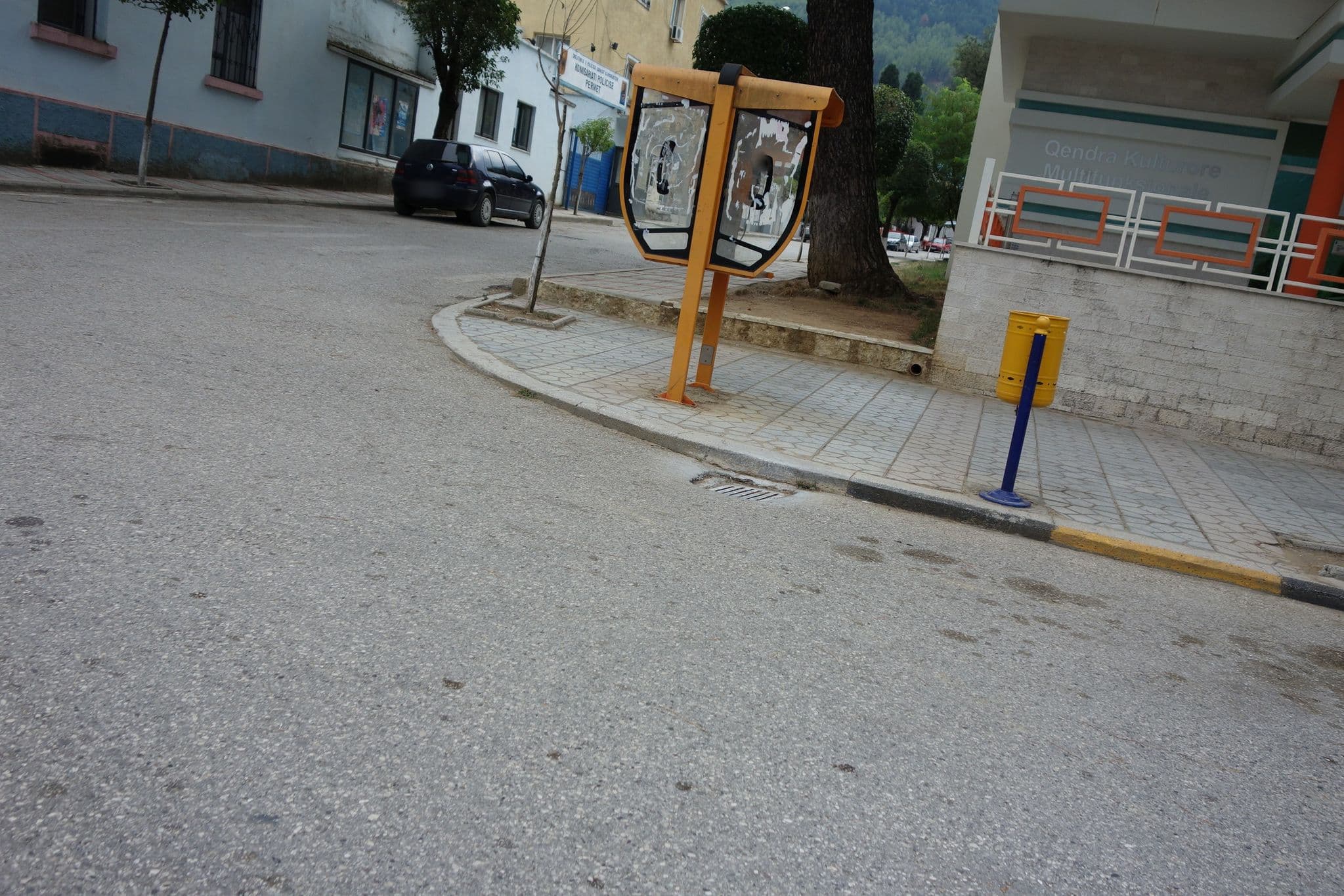 Street view near Guest House Kondili, Përmet — © malenki (CC BY-SA · Mapillary)