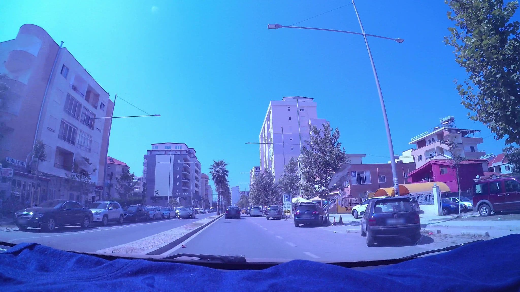 Street view near Hotel "Mira Mare", Durrës — © kaart_3 (CC BY-SA · Mapillary)