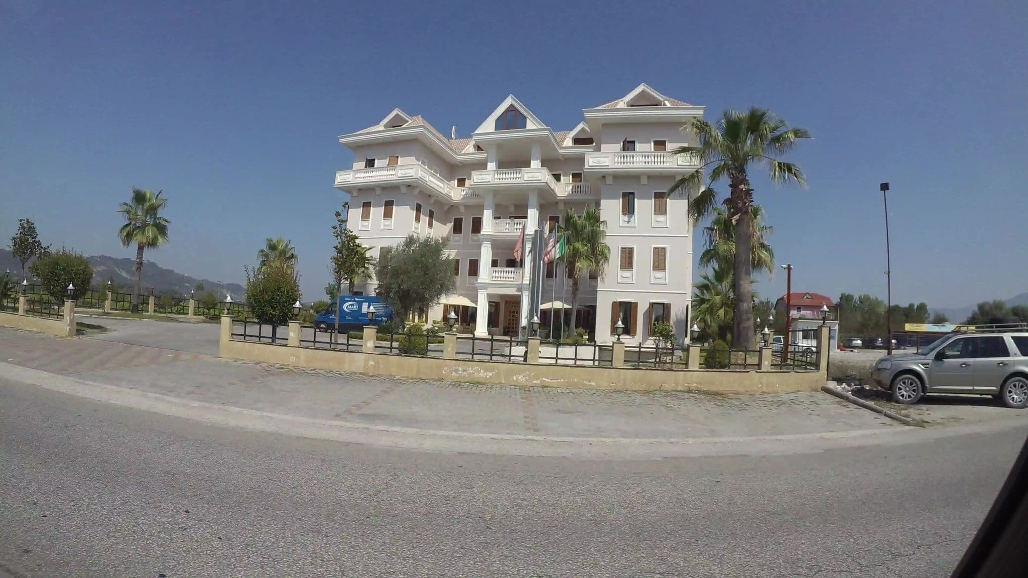 Street view near Villas Zeus&hotel, Nikël — © kaart_3 (CC BY-SA · Mapillary)