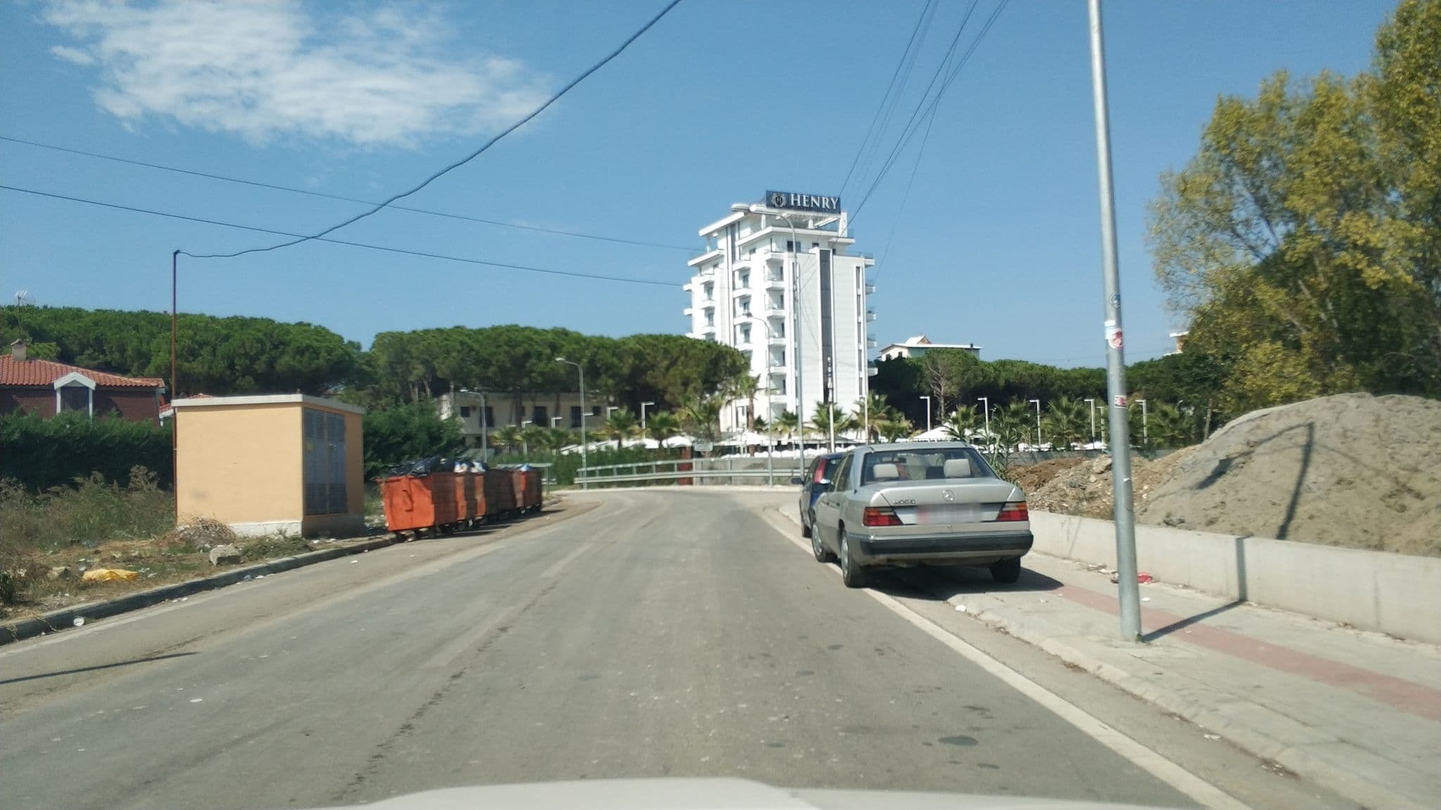 Street view near Delight Hotel, Kavajë — © freddouhelk (CC BY-SA · Mapillary)