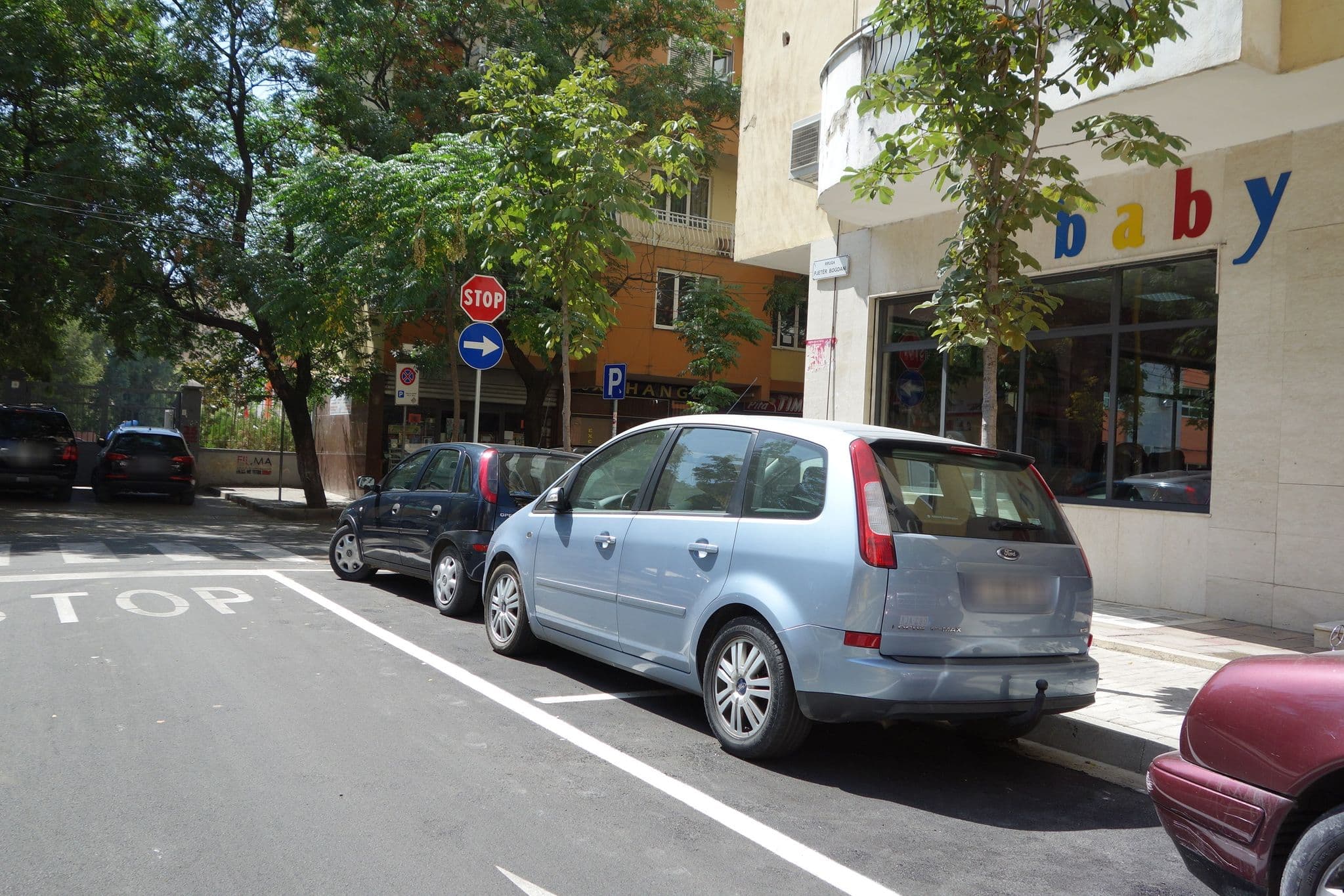 Street view near Check Inn, Tirana — © malenki (CC BY-SA · Mapillary)