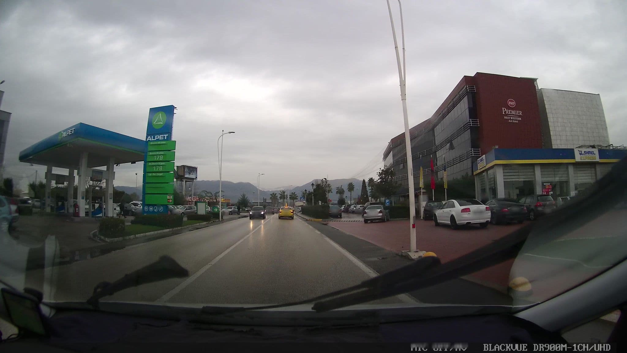 Street view near Rinas Hotel, Nikël — © jthnz (CC BY-SA · Mapillary)