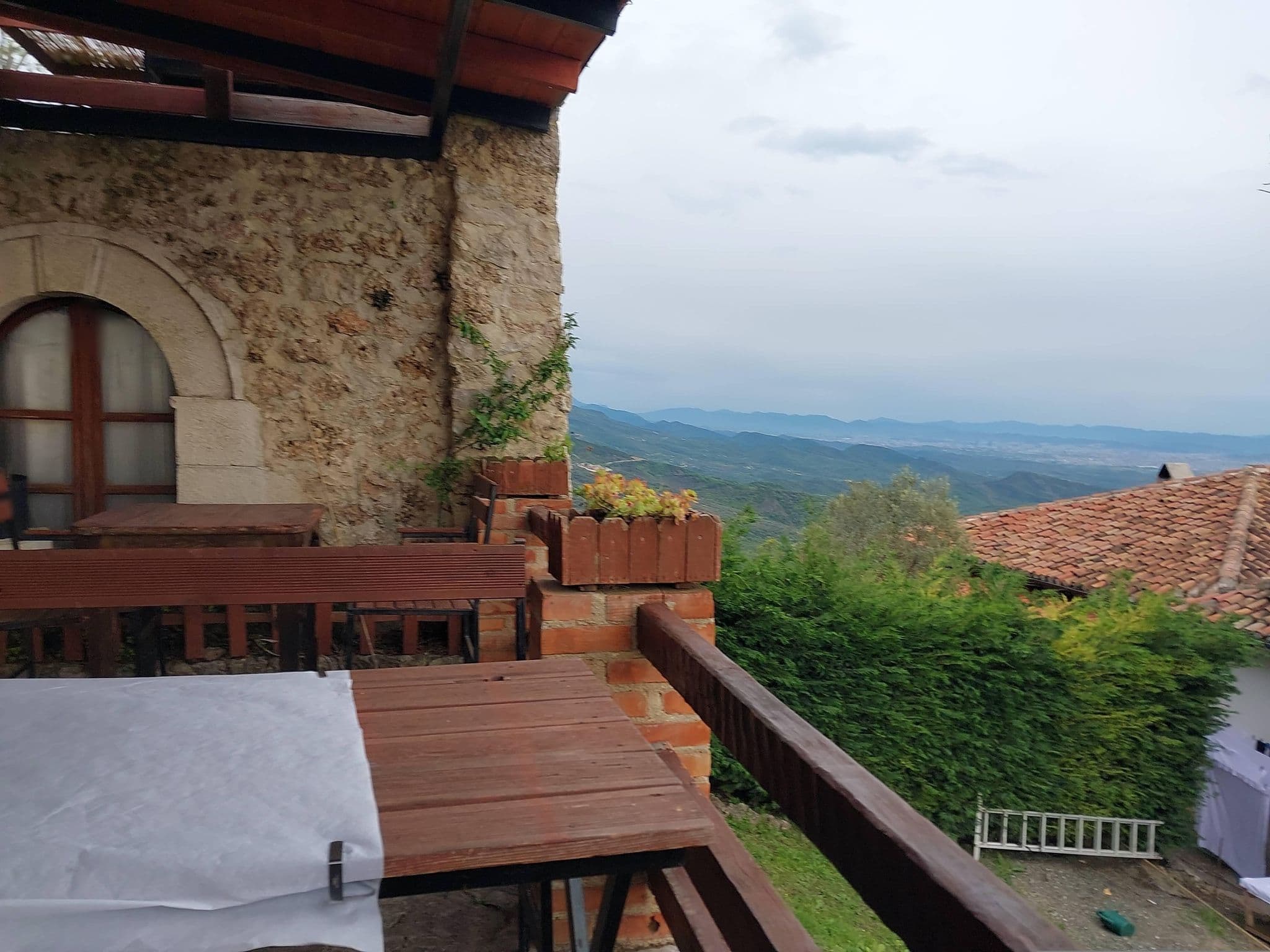 Street view near Rooms Merlika, Krujë — © emi_mensagem (CC BY-SA · Mapillary)