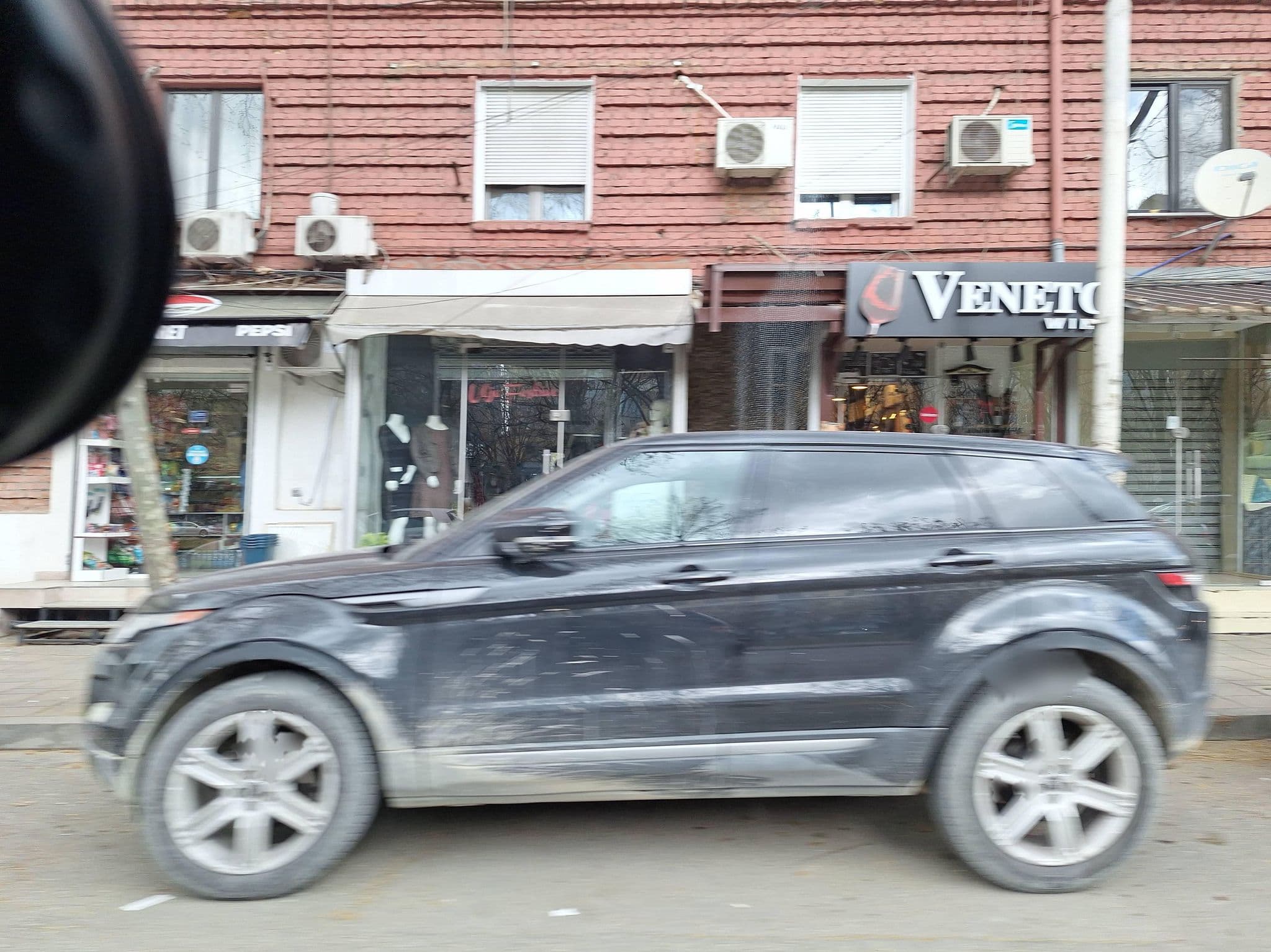 Street view near Albatros Hotel, Tirana — © denisju_osm (CC BY-SA · Mapillary)