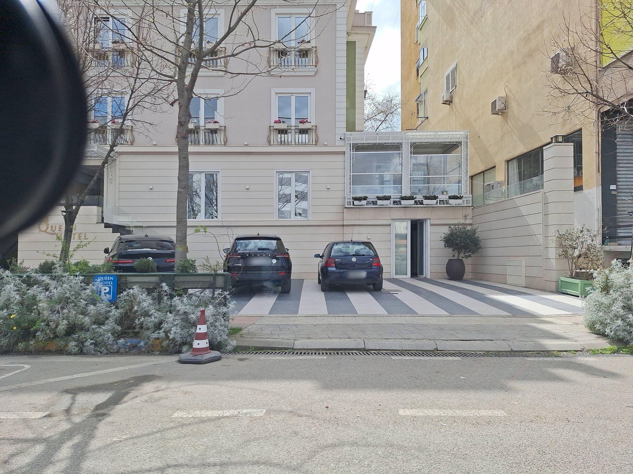 Street view near QUEEN HOTEL, Tirana — © denisju_osm (CC BY-SA · Mapillary)
