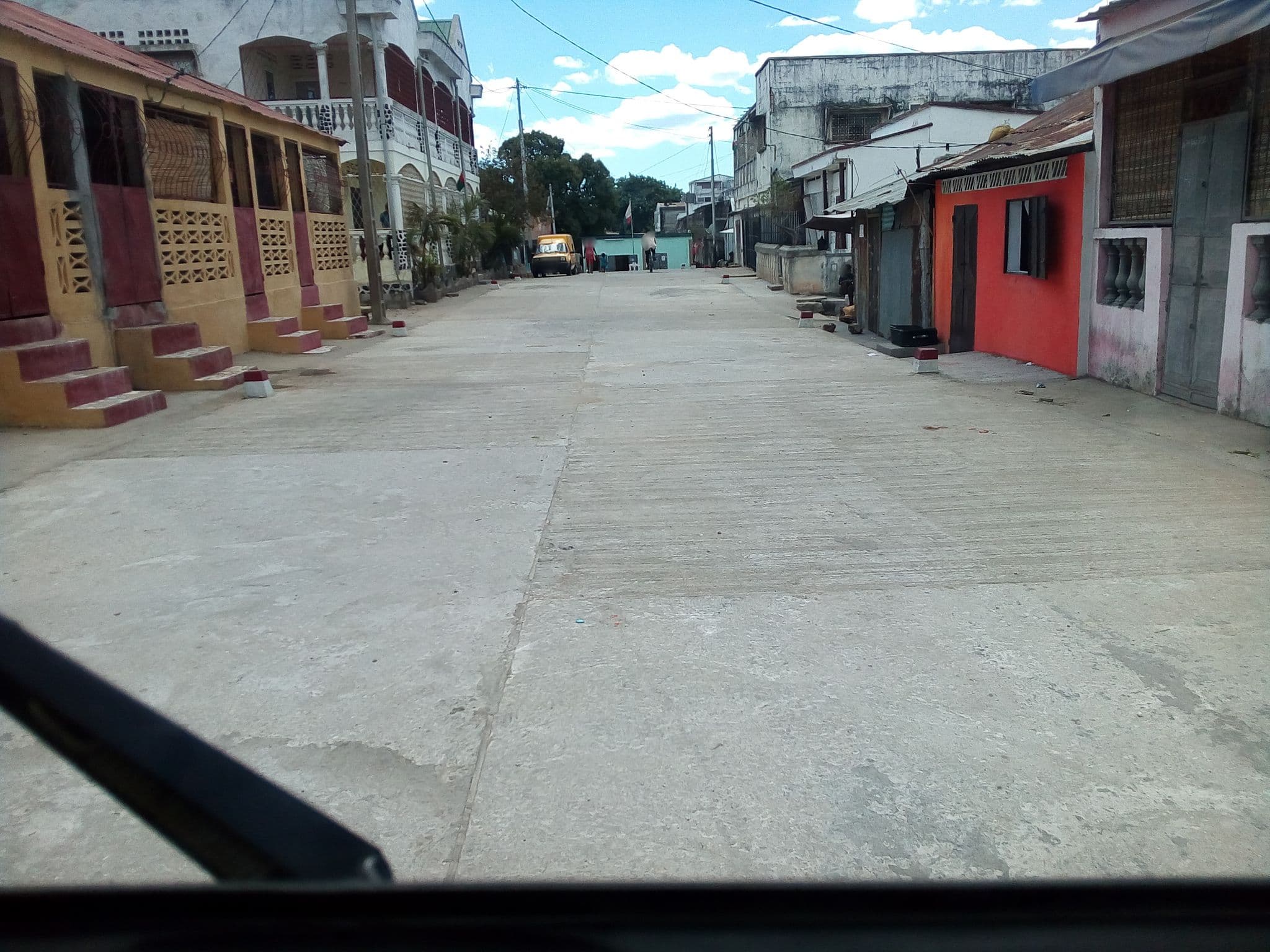 Street view near JHM Hotel, Mahajanga — © eric_s (CC BY-SA · Mapillary)