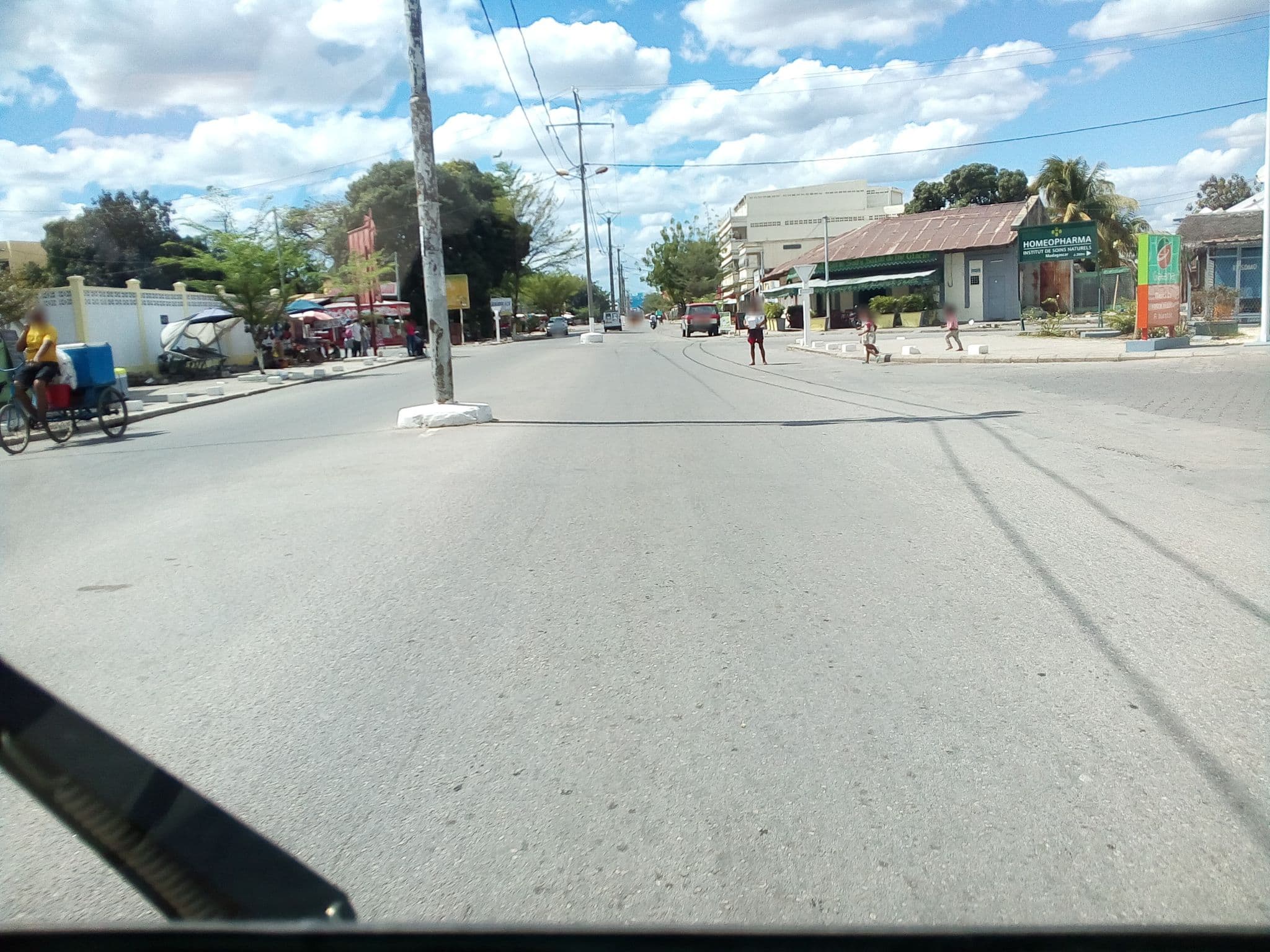 Street view near Salala Hotel, Mahajanga — © eric_s (CC BY-SA · Mapillary)